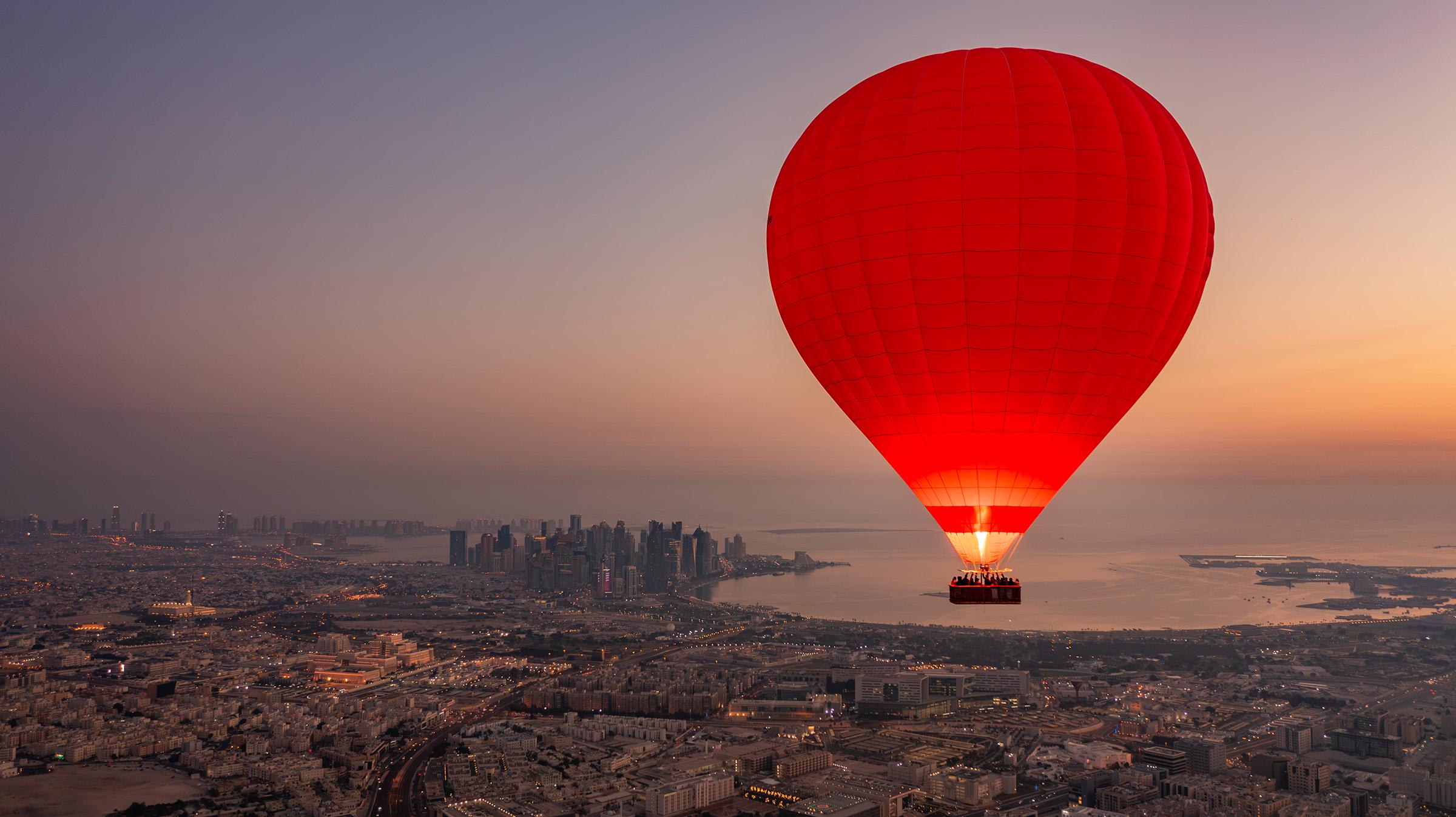 Qatar: Sunrise Hot Air Balloon Experience above Doha 3