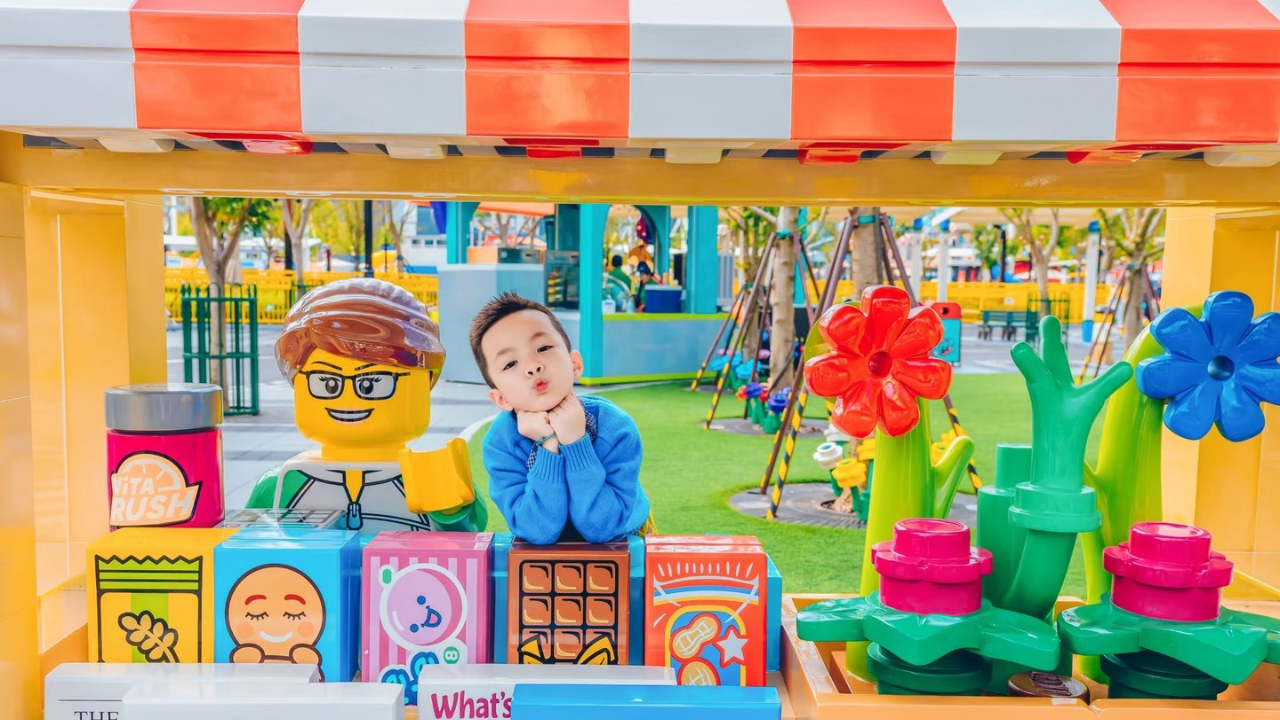 Shanghai: LEGOLAND Family Photoshoot Adventure 2