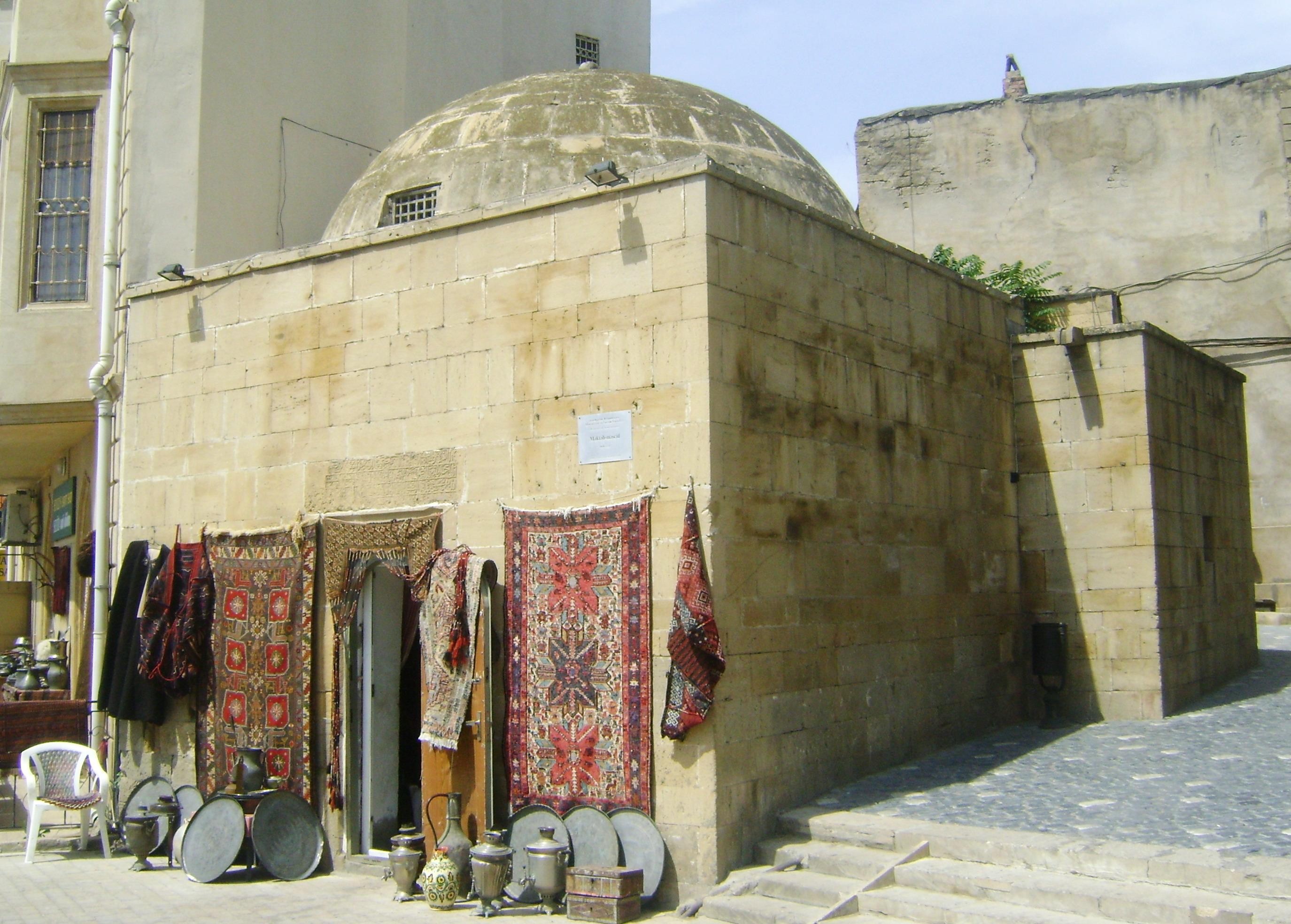 Baku: Old City Walking Tour with Vintage Photos 2