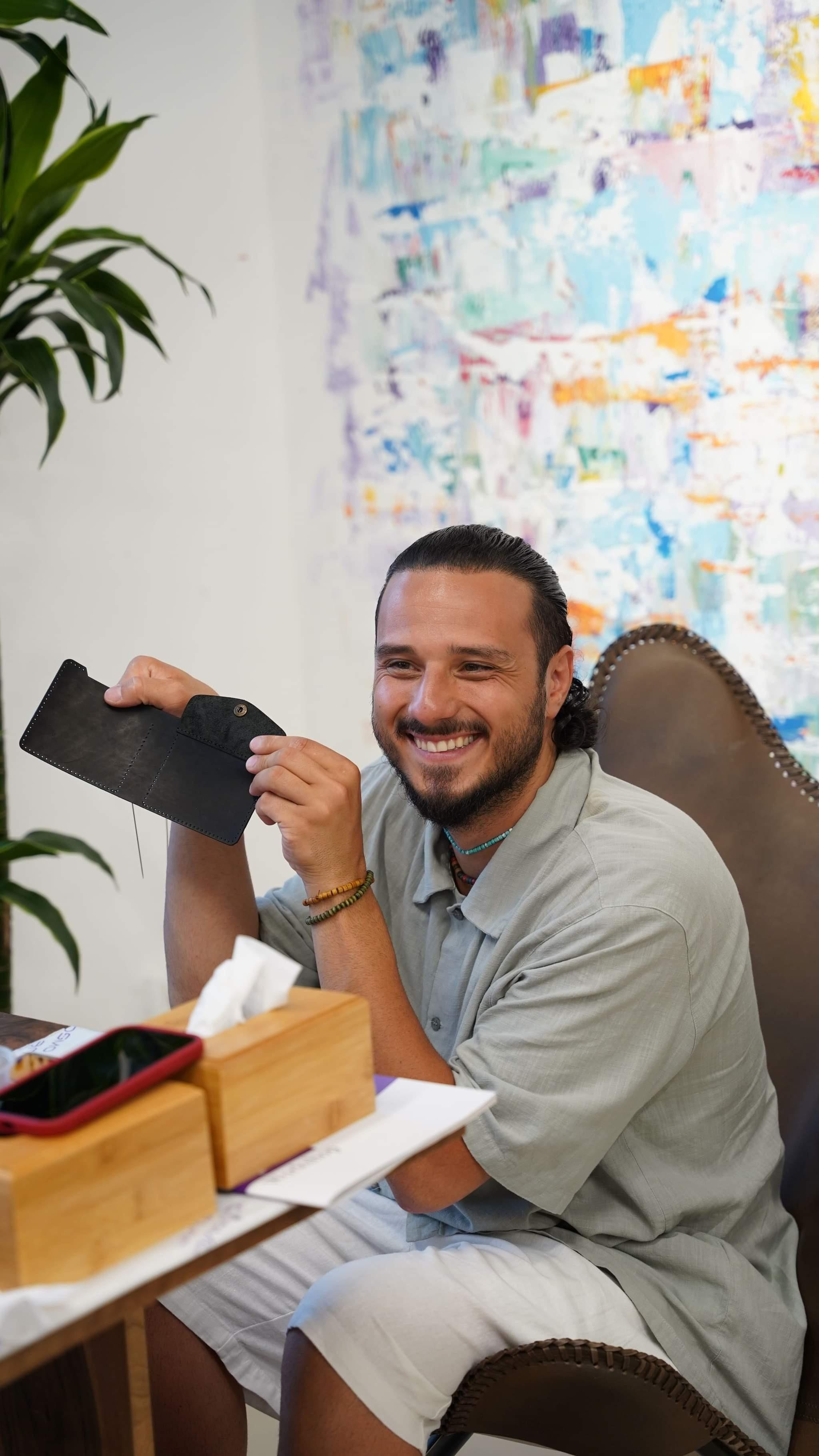 Batumi: Premium Leather Wallet Workshop with Tea & Coffee 3