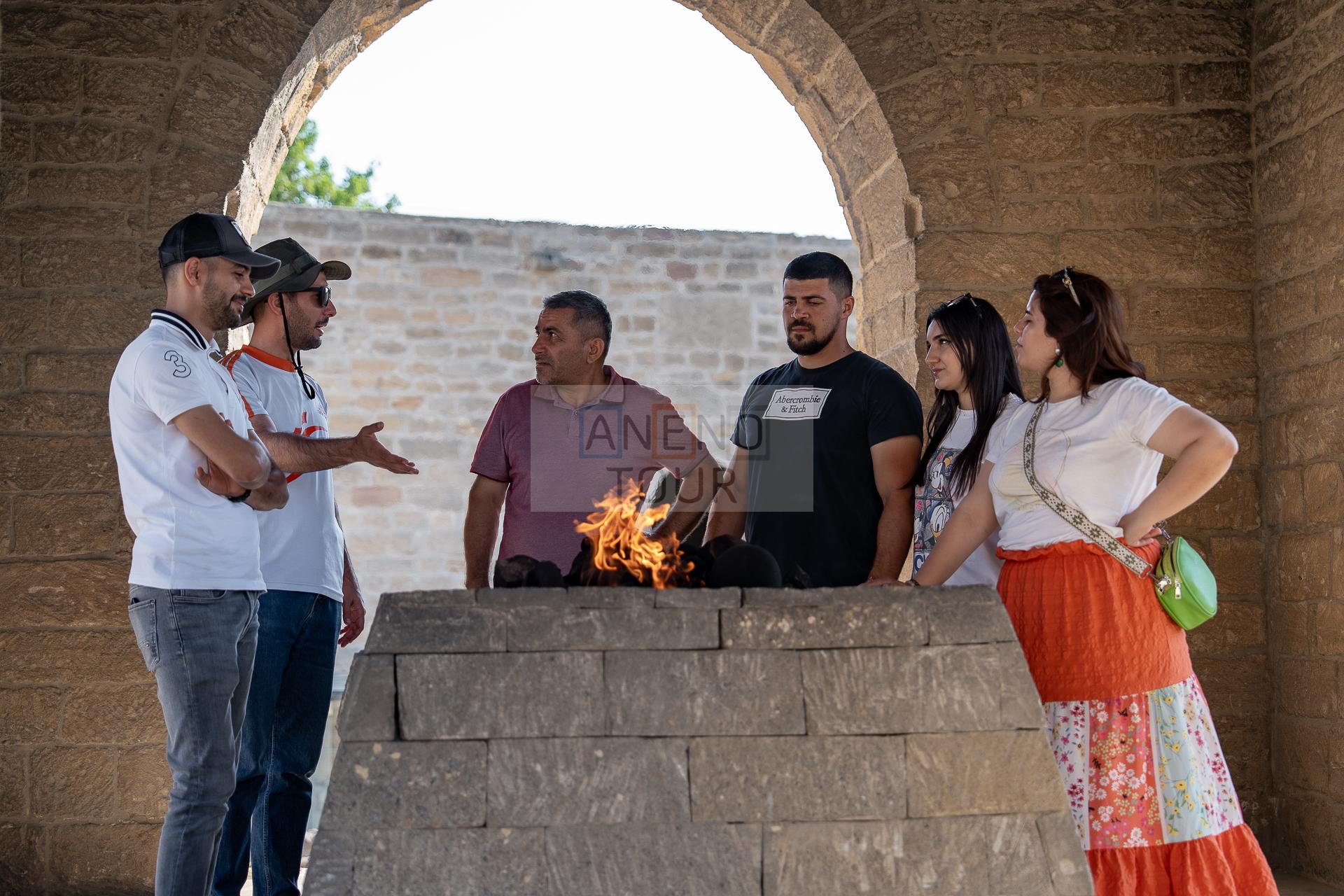 Bakü:Sightseeing : Ateshgah -Yanardag -Gobustan ( PRIVATE ) 2