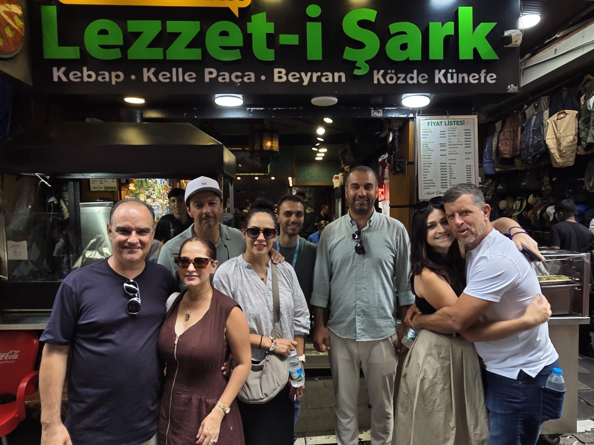 Istanbul: Evening Street Food Tour with Guide
