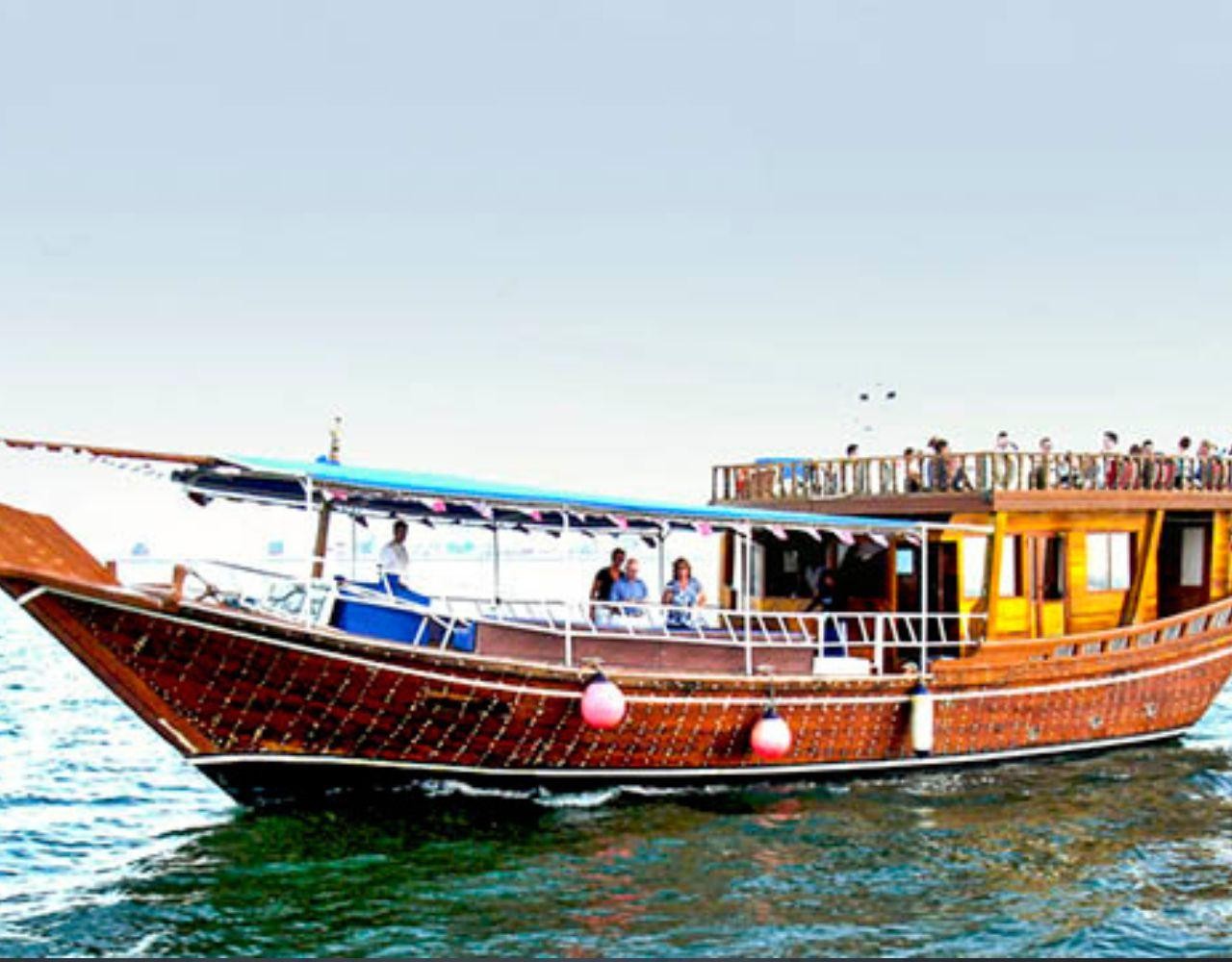 Dhow Cruise Experience: Guided Group Tour in Qatar 3