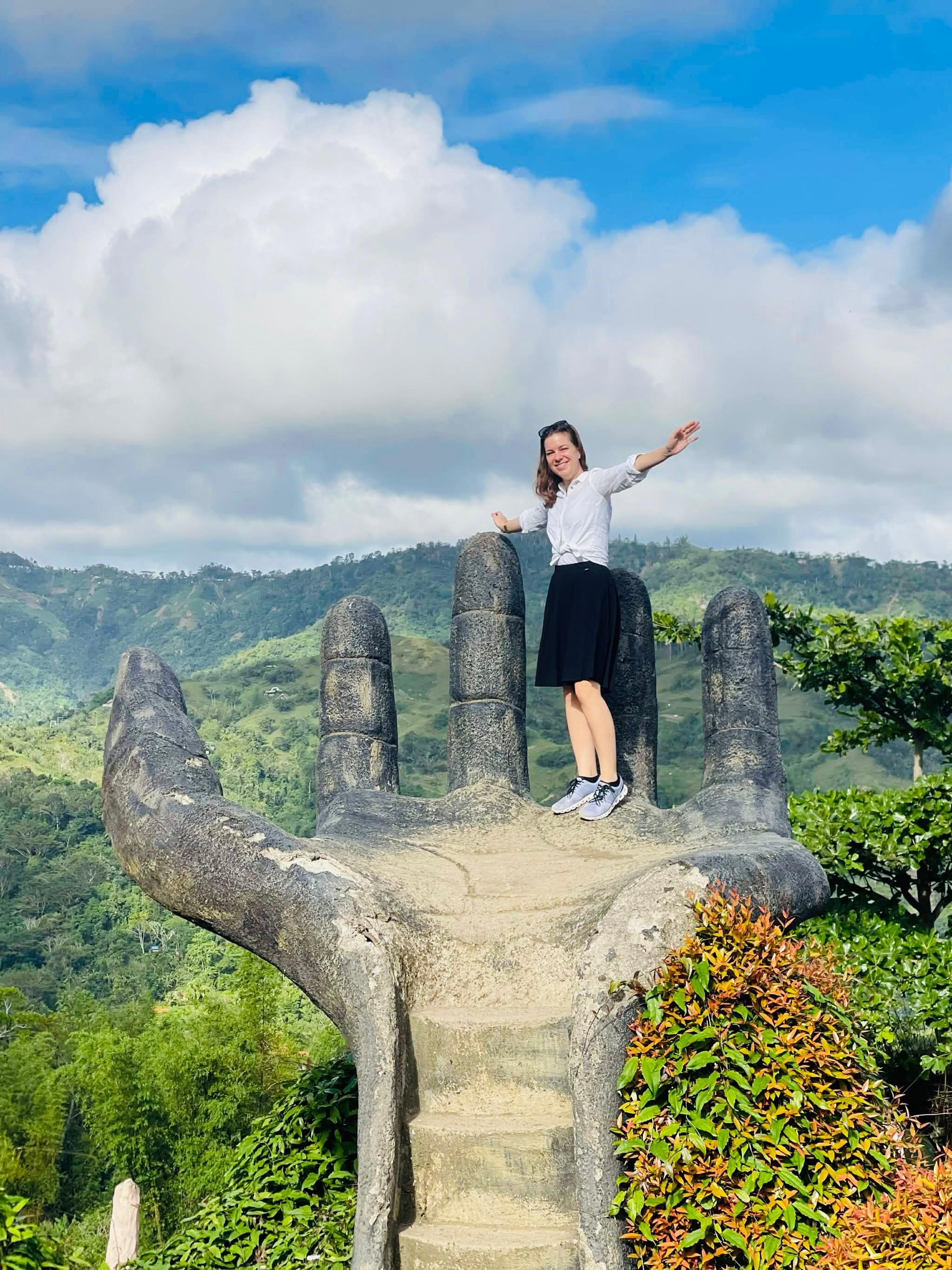Cebu Highlands Guided Tour: Temples, Gardens & Scenic Views 3
