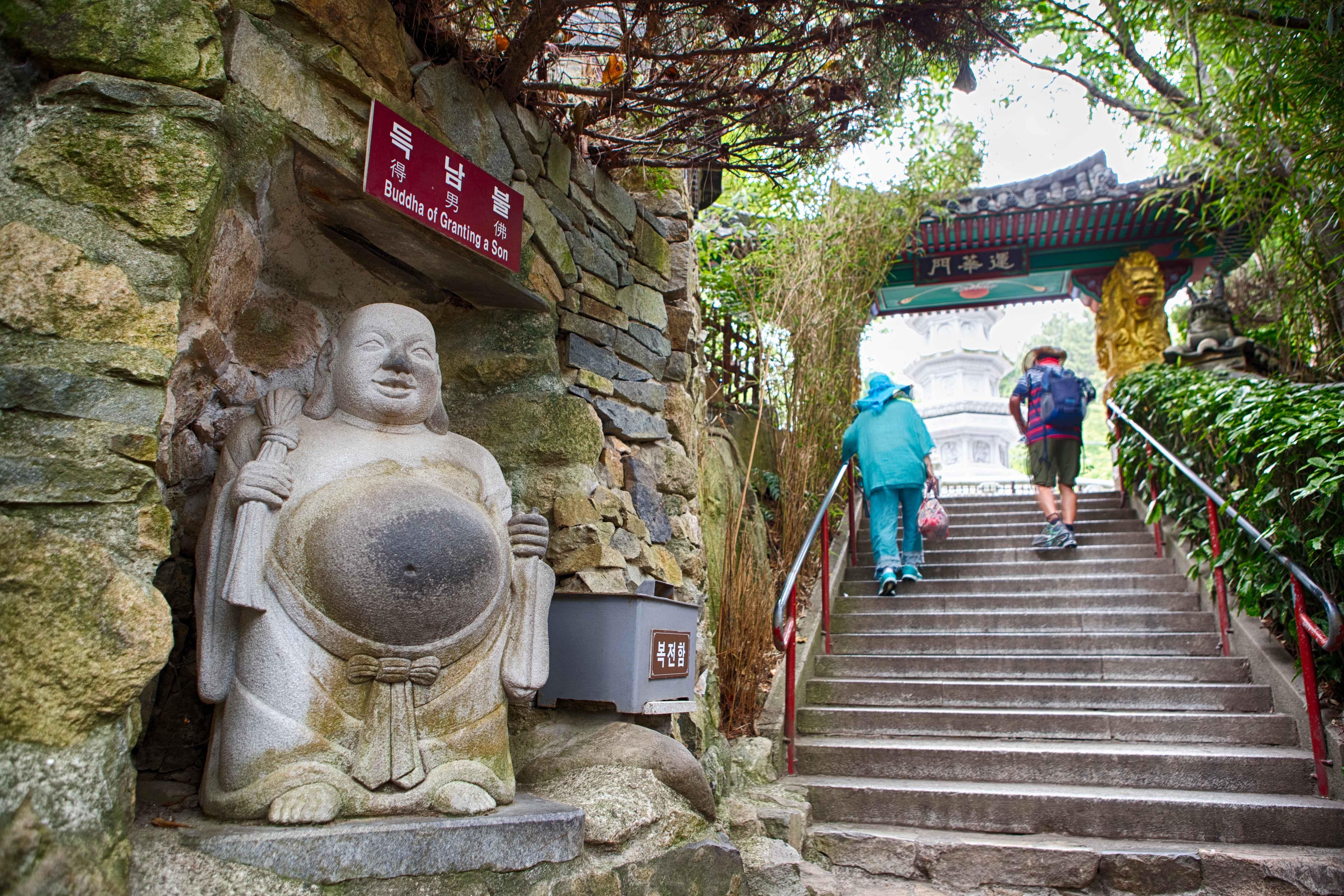 Busan Coastal Tour: Yonggungsa, Cruise & Gamcheon 2