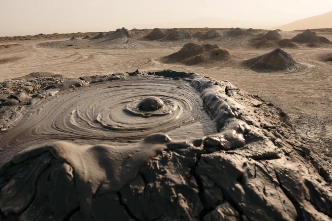 Baku: Gobustan Petroglyphs, Mud Volcanoes & Yanardag Tour 2
