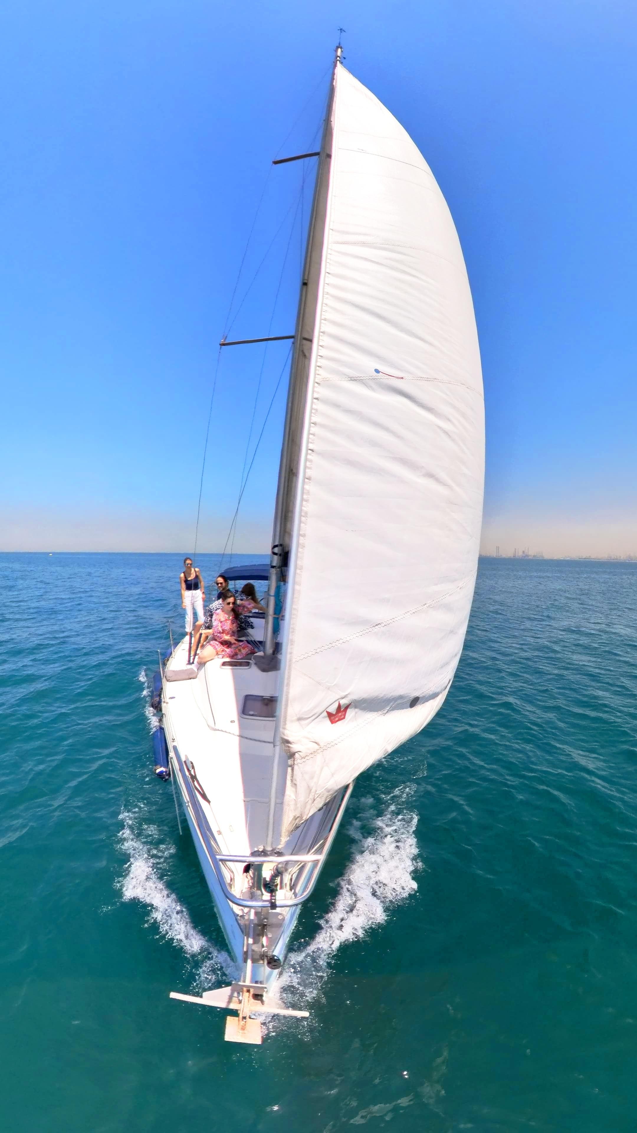 3-hrs Private Sailboat Tour in Dubai with Burj Khalifa view 2