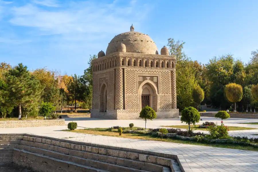 Bukhara: Airport & Railway Private City Sightseeing Drive 3