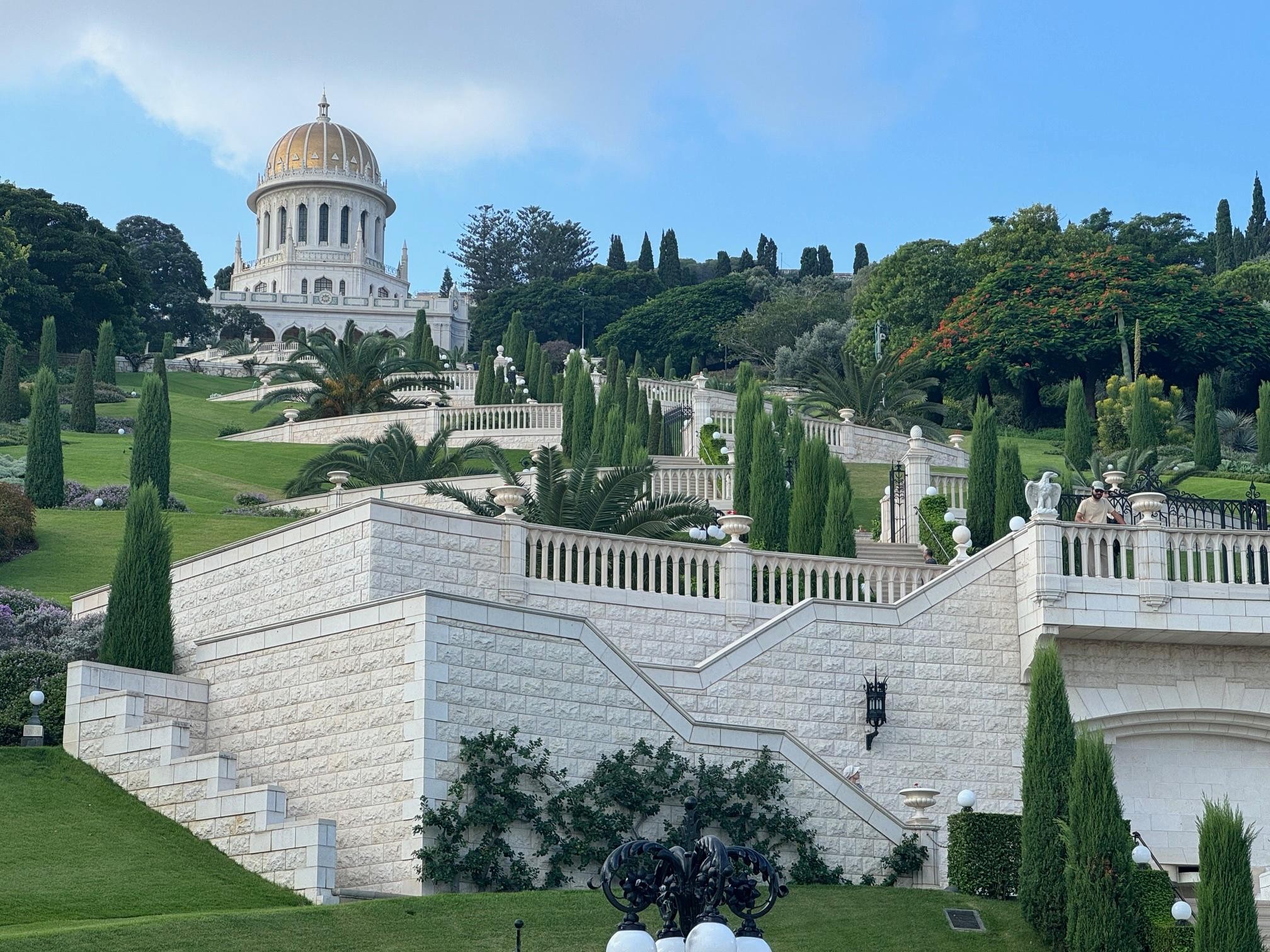 Haifa: Guided Walking & Car Tour with Bahai Gardens Entry