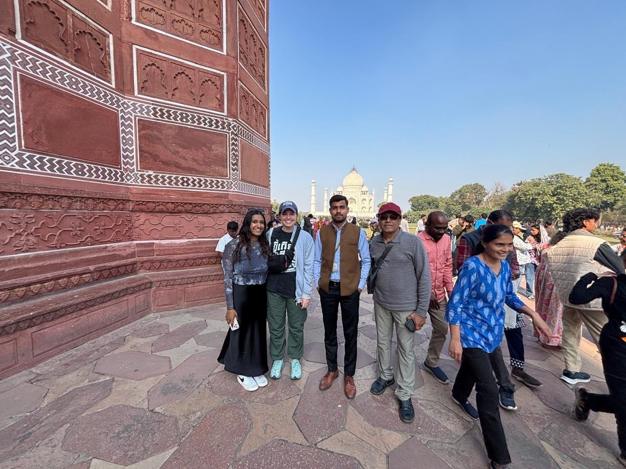 From Delhi: All-Inclusive Taj Mahal Tour by Gatimaan Express 3