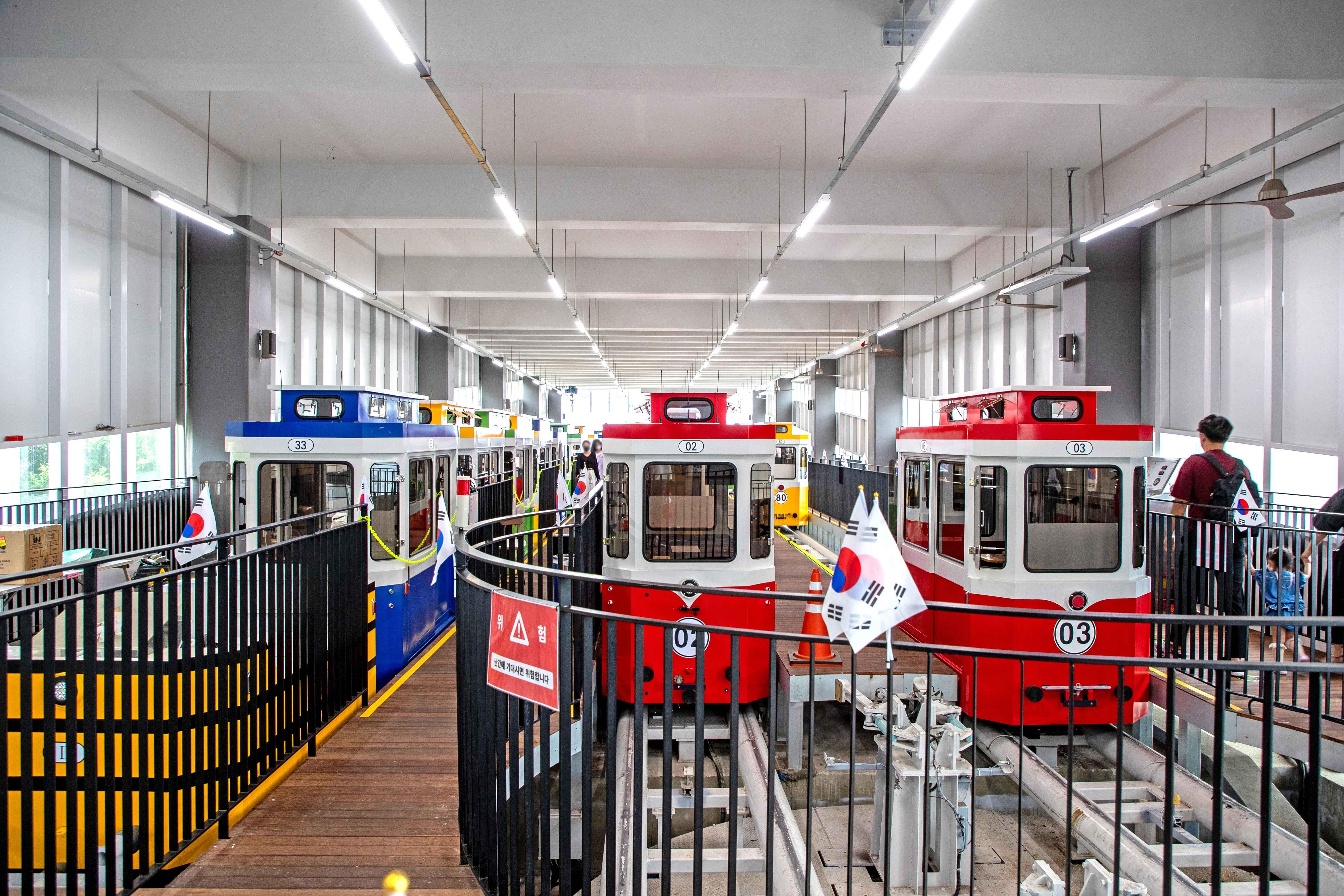Busan Day Tour in Japanese : Gamcheon & Sky Capsule Option 3