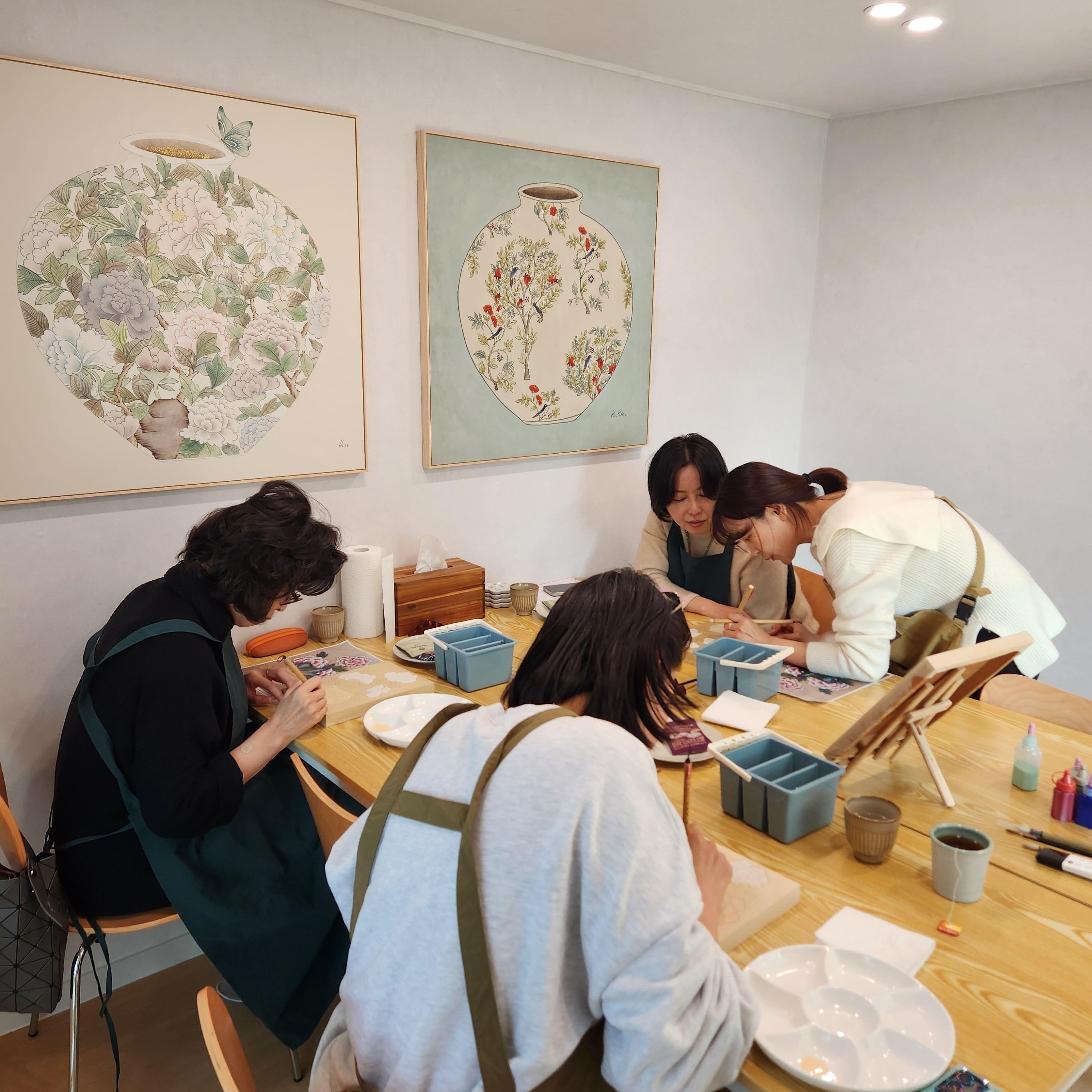 Seoul: Minhwa Painting Workshop in Itaewon
