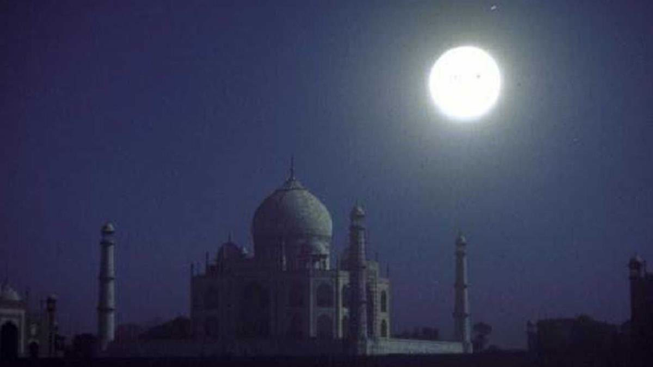 Taj Mahal Moonlight Viewing Tour from the Yamuna River Side 2