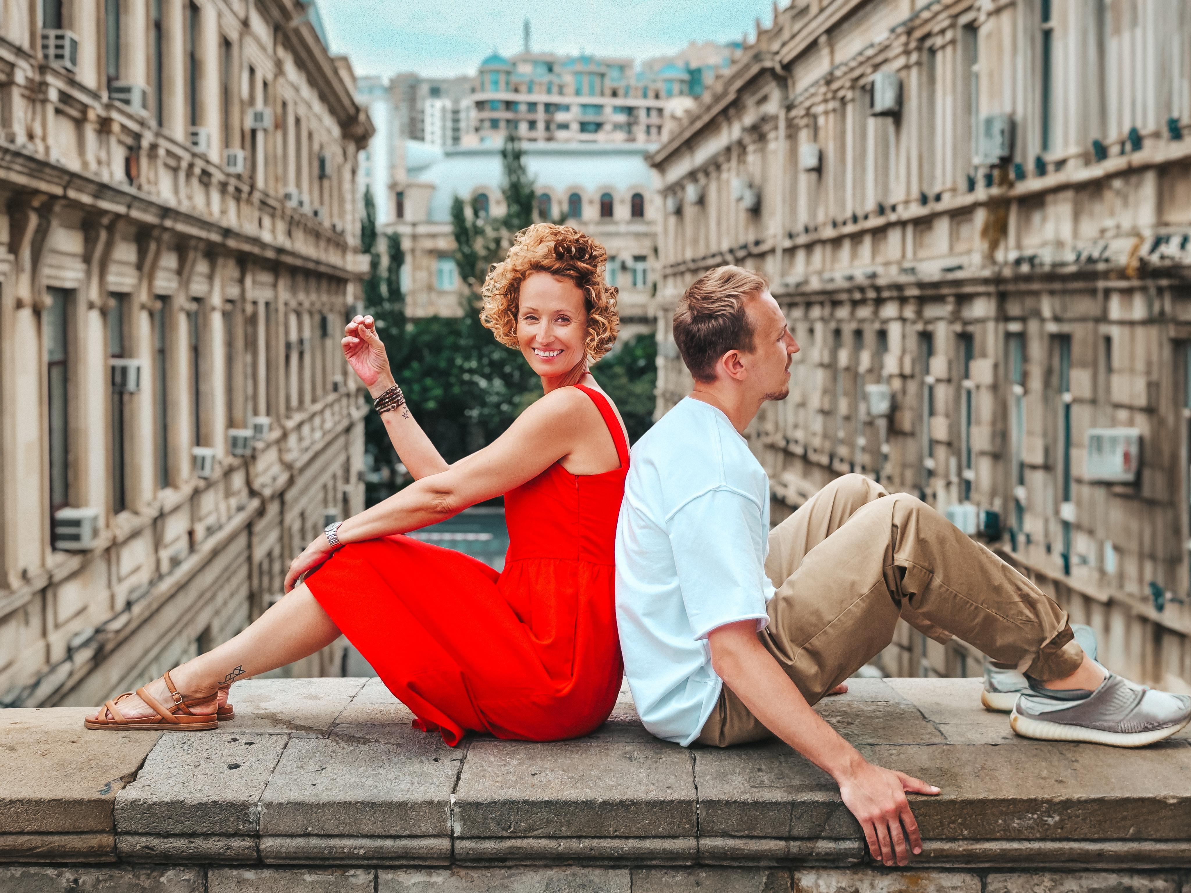 Baku: private Old Town & Oil era Heritage Walk & Photoshoot