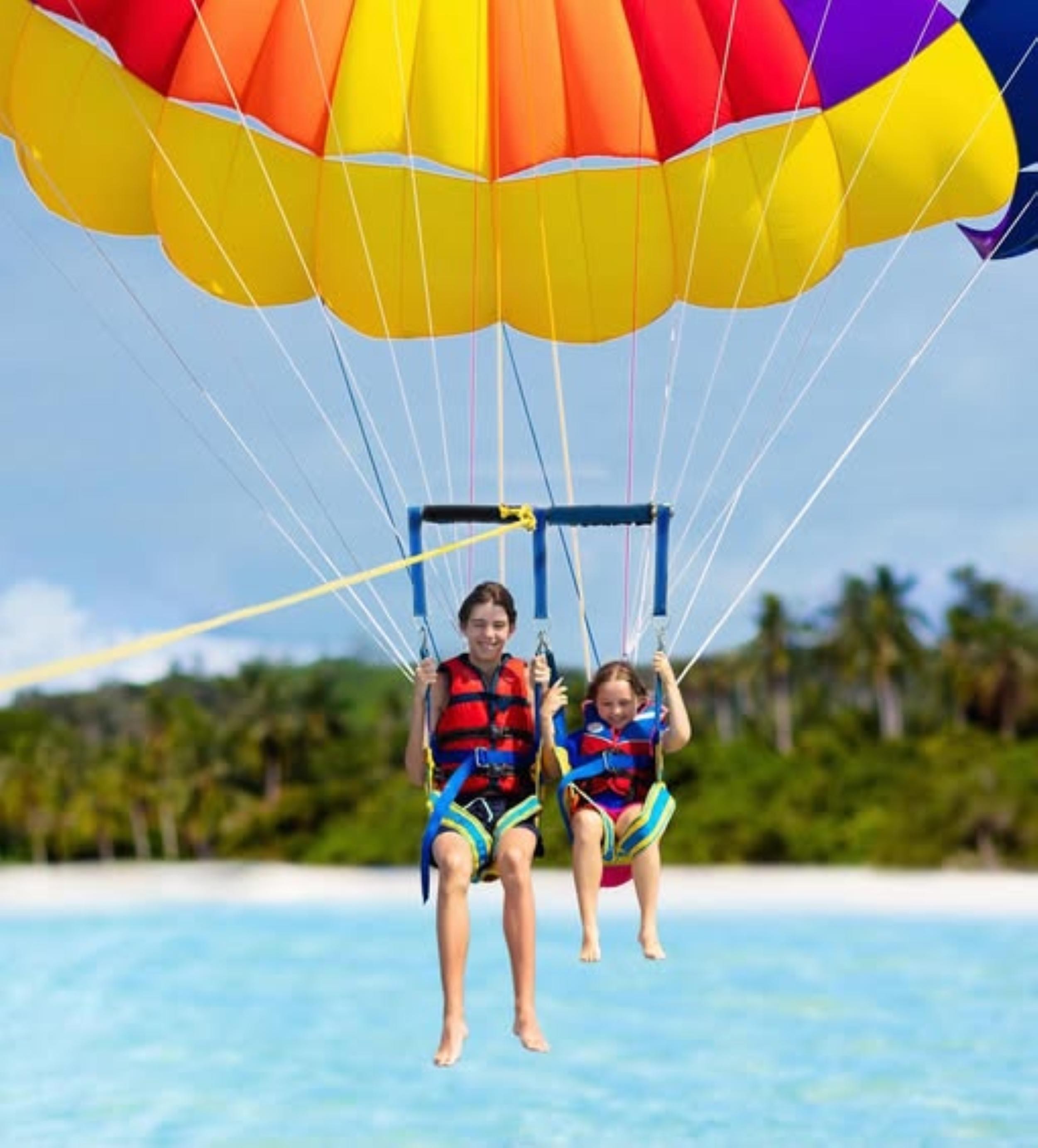 From Malé: Parasailing with Round-Trip Speedboat Transfer 2