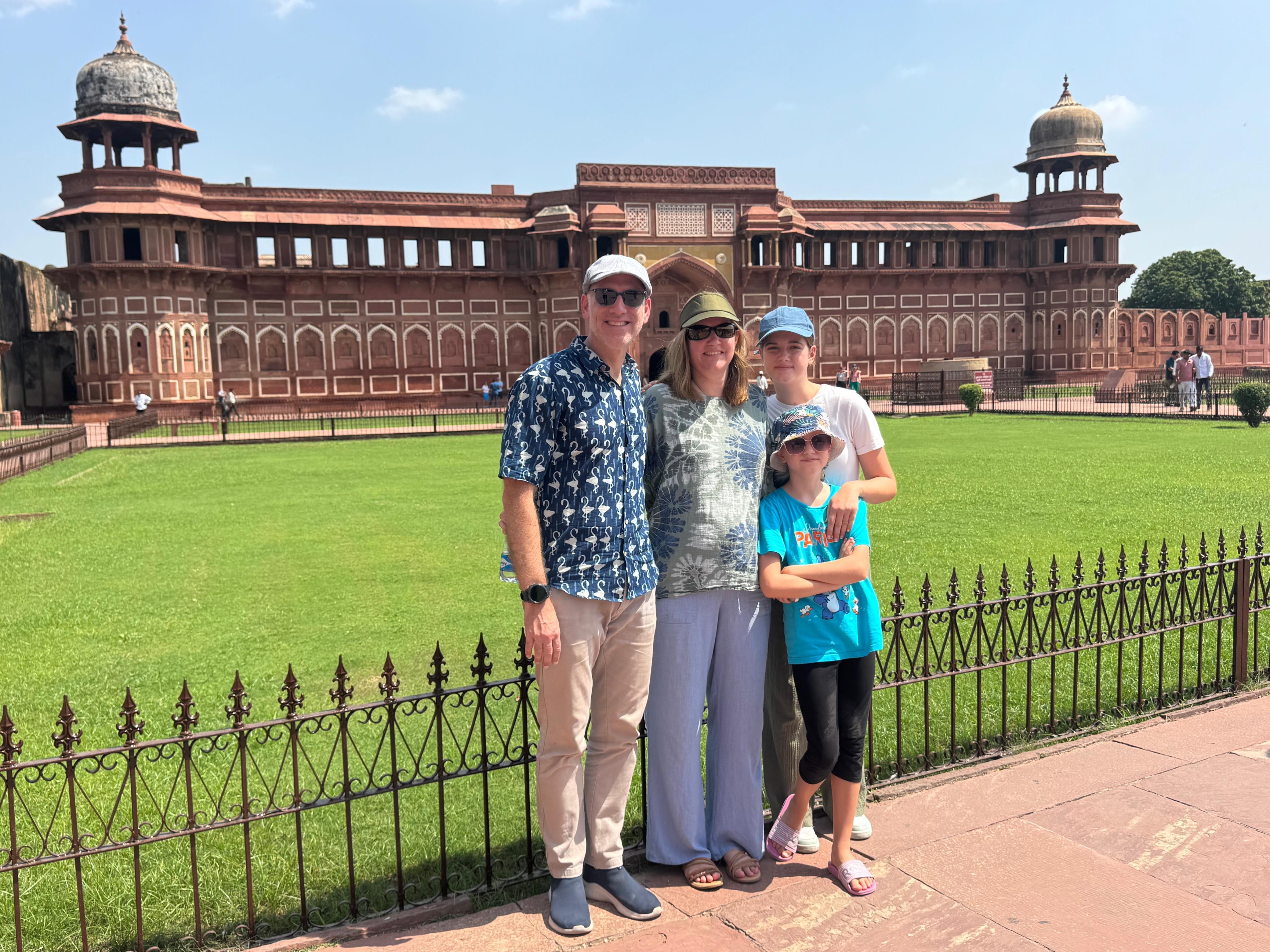 From Delhi: Taj Mahal and Agra Day Tour with 5* Hilton Lunch 3