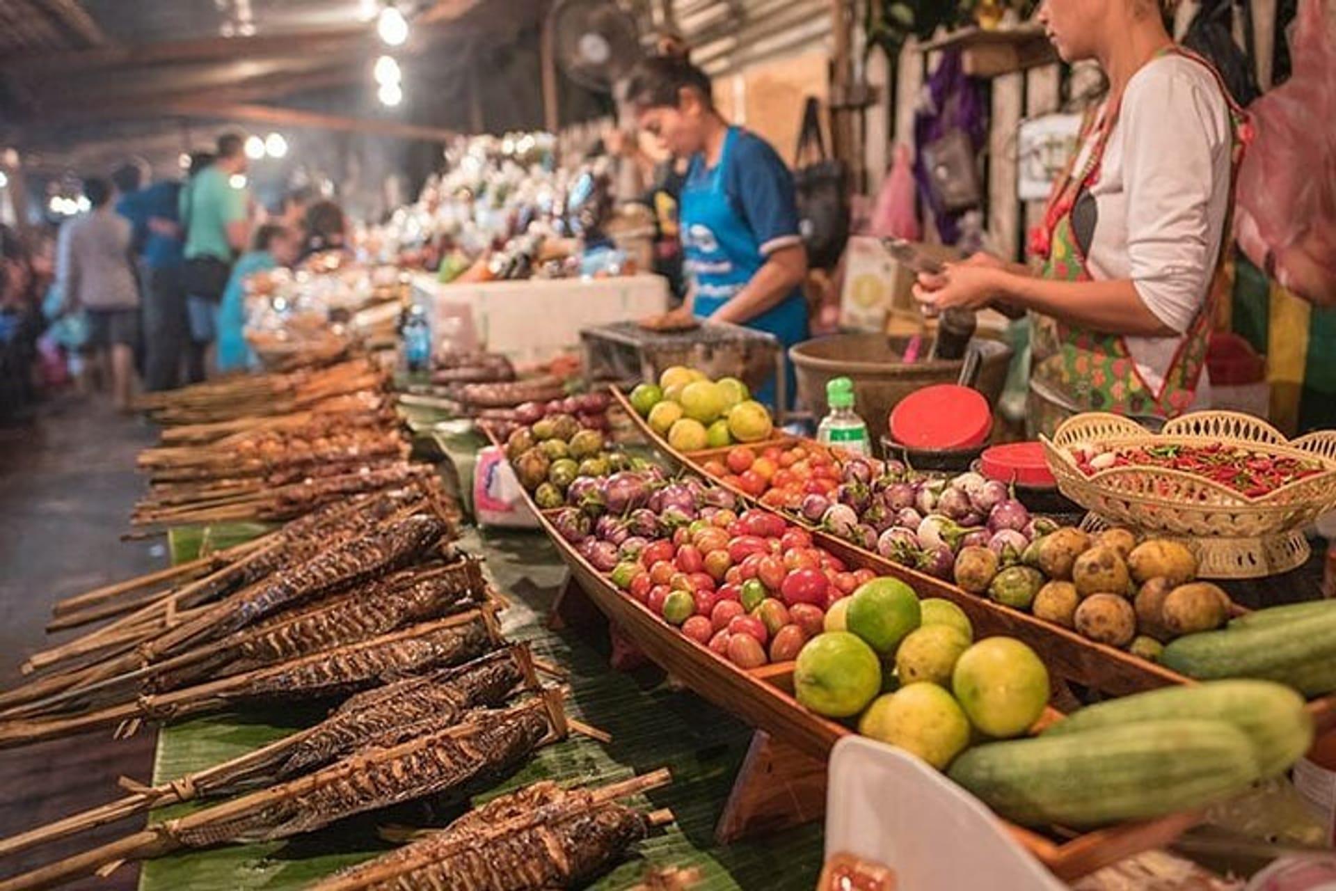 Vientiane Private Food Tour & Traditional Dance Show