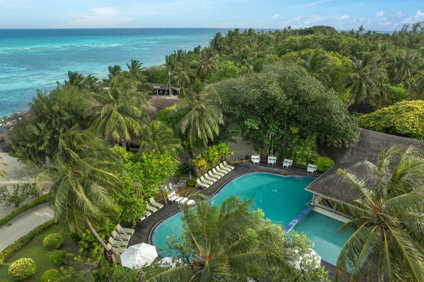From Hulhumale: Adaaran Hudhuranfushi Resort Day with Lunch 2