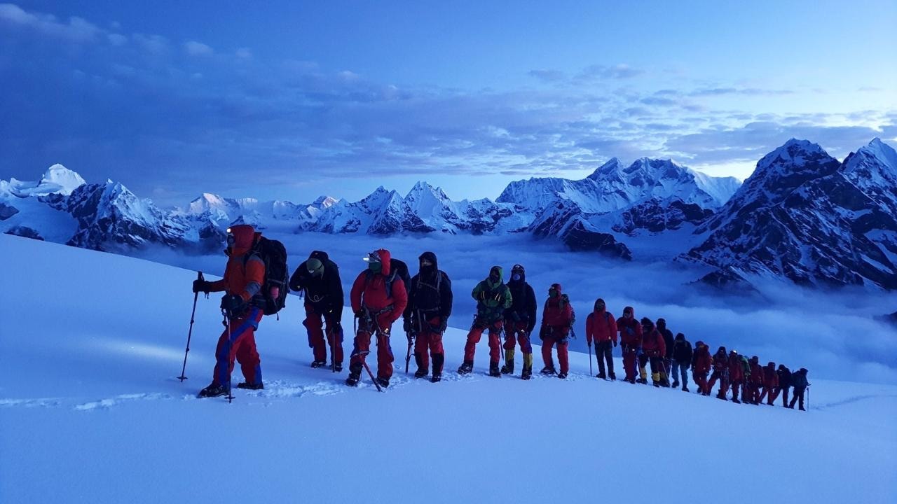 Nepal: Guided 30-day climbing trip - Mera, Island & Lobuche 3