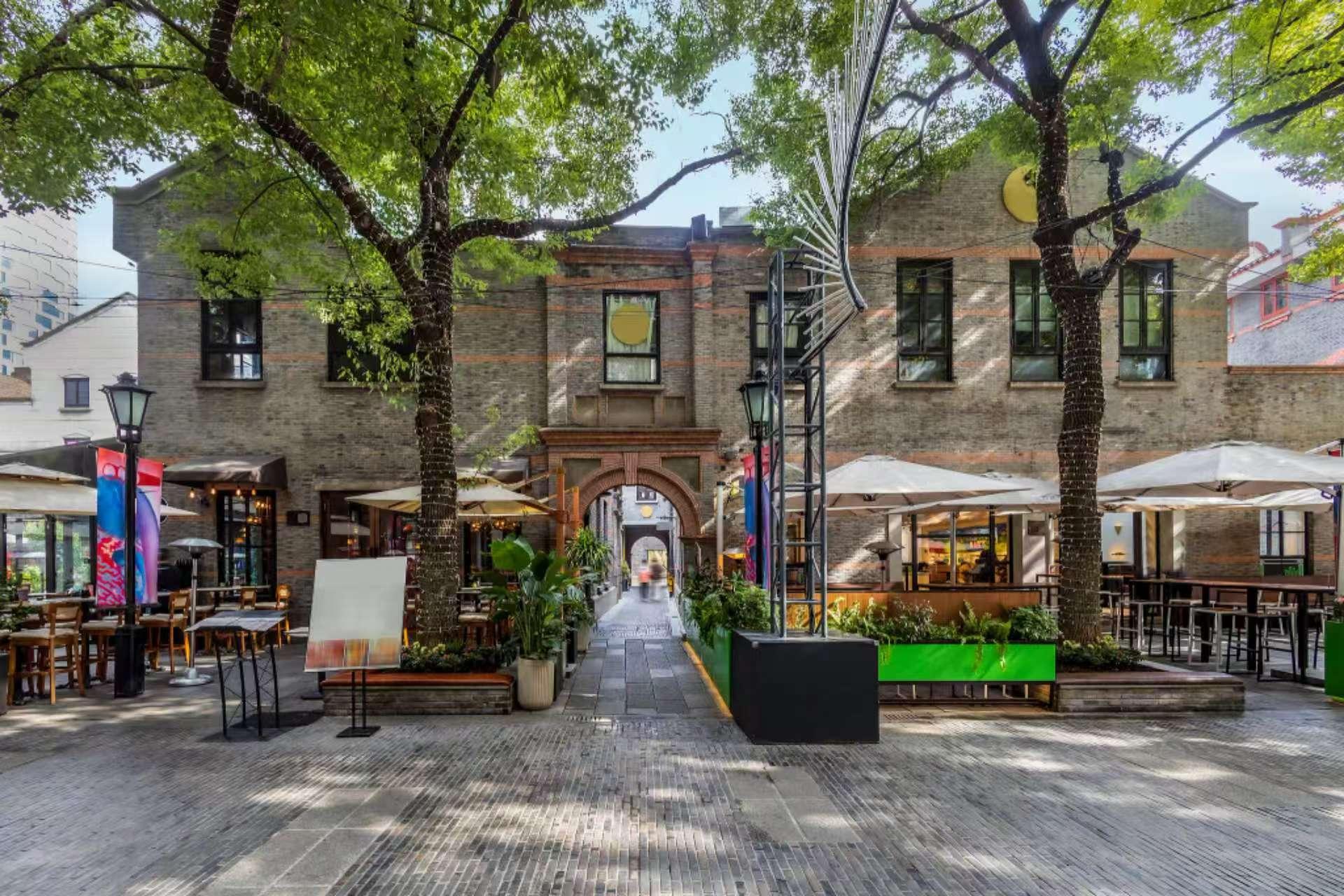 Shanghai: City Highlights Tour with Lunch & Cruise