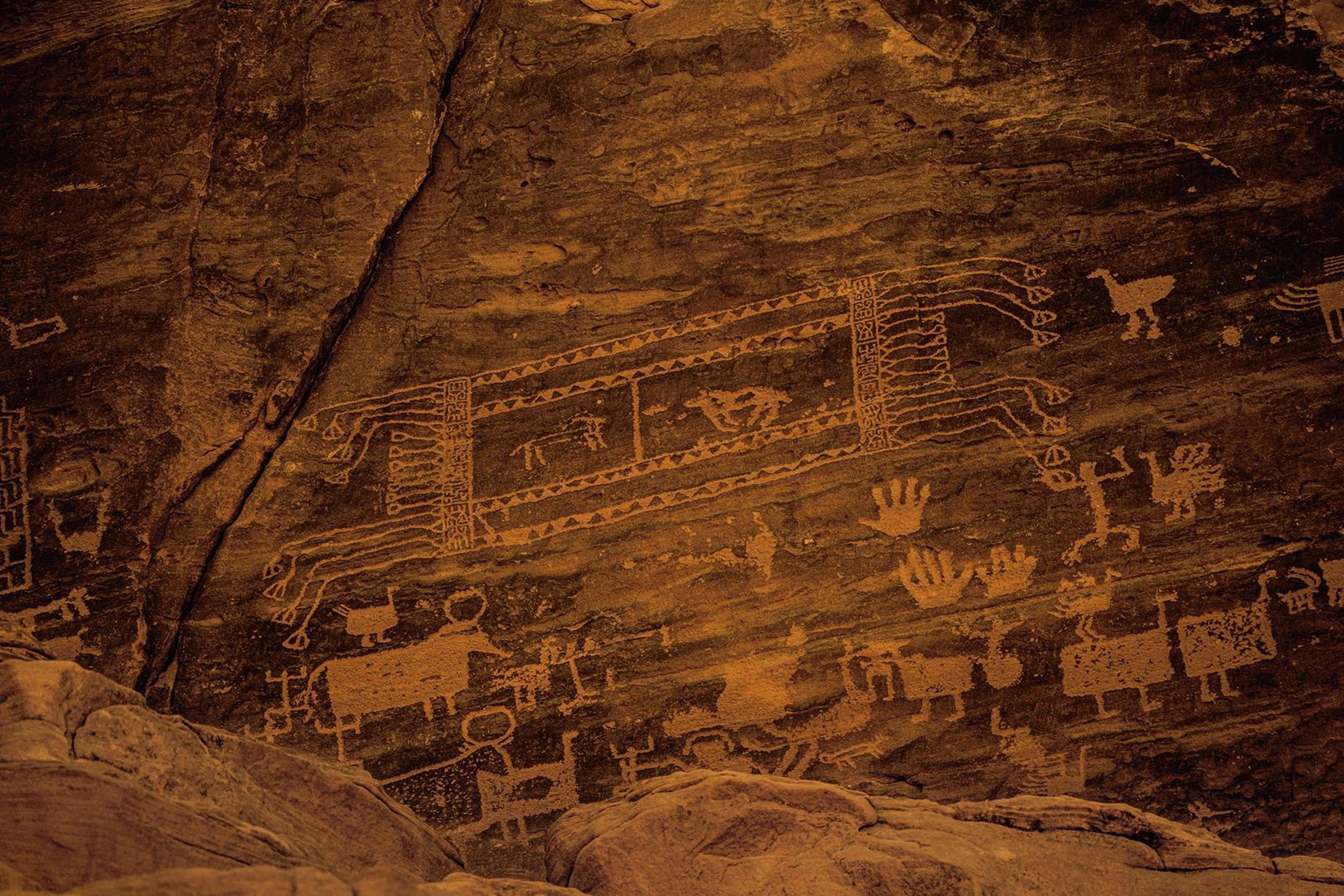 Hidden Desert Trails of AlUla — guided tour in Alula