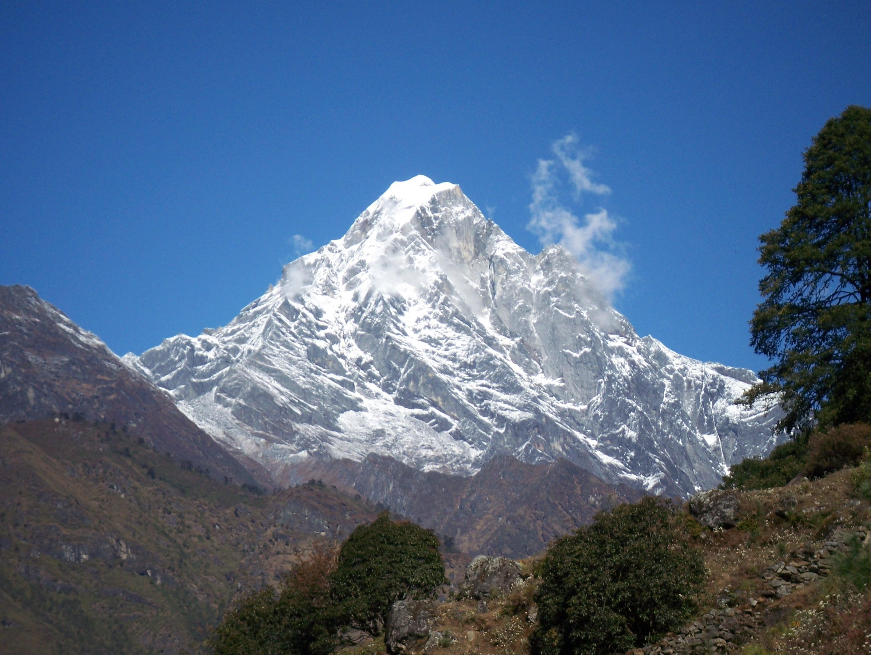Nepal: 12-Day Everest Base Camp Trekking for Women