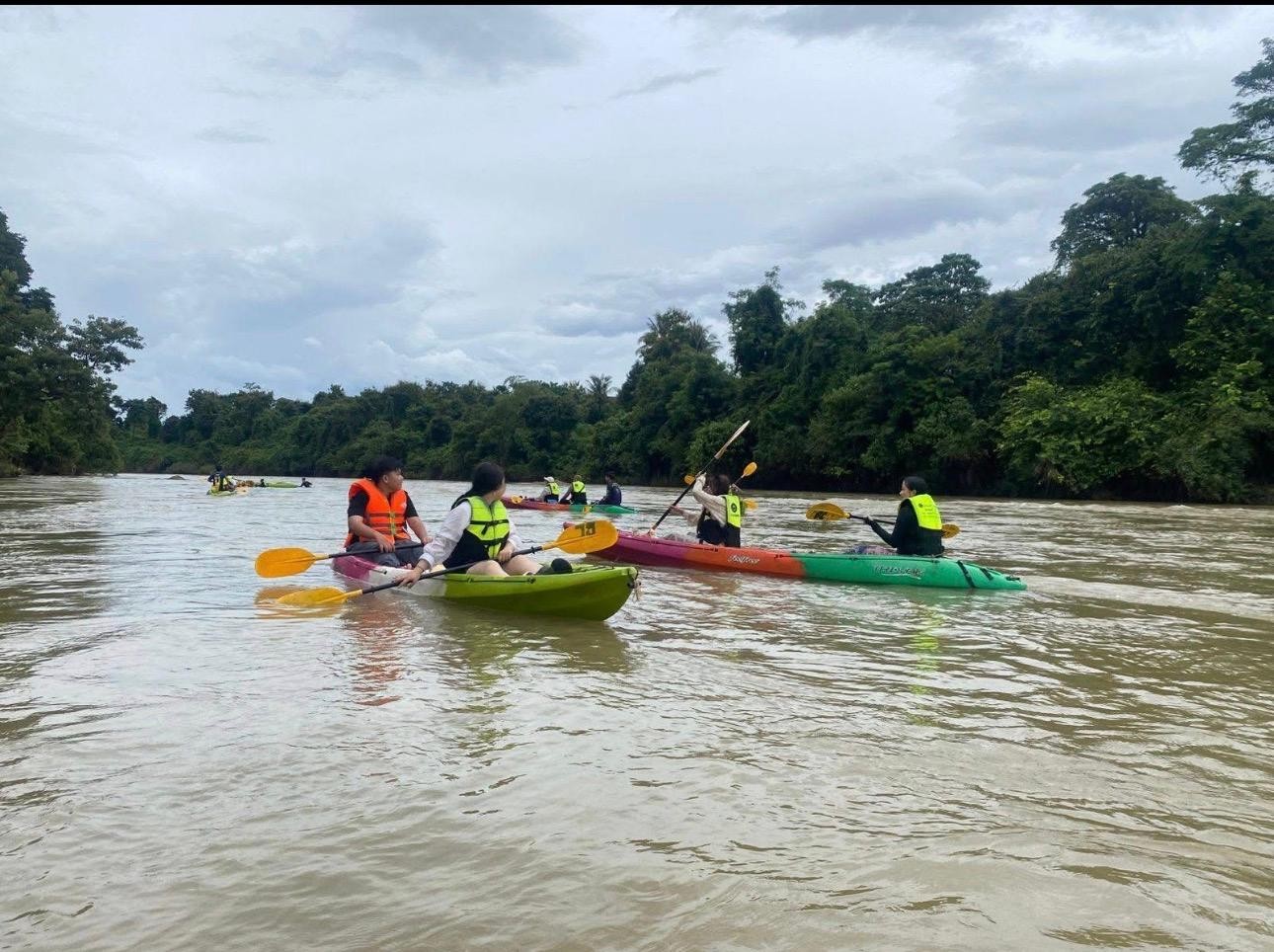 Vang Vieng: Kayaking & Cave with Zip Line/Blue Lagoon 2