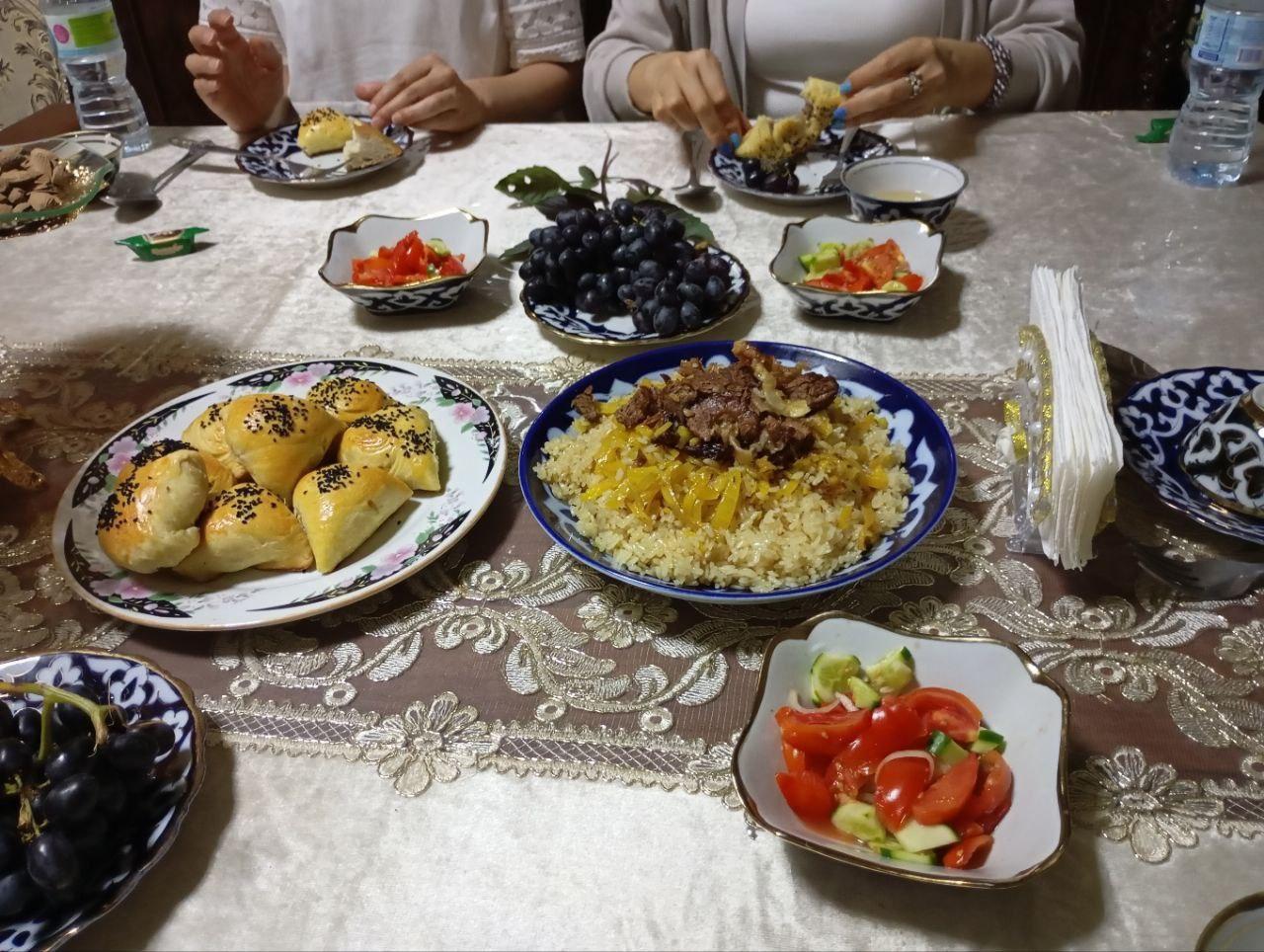 Visit market and have a special dish at local's home 2