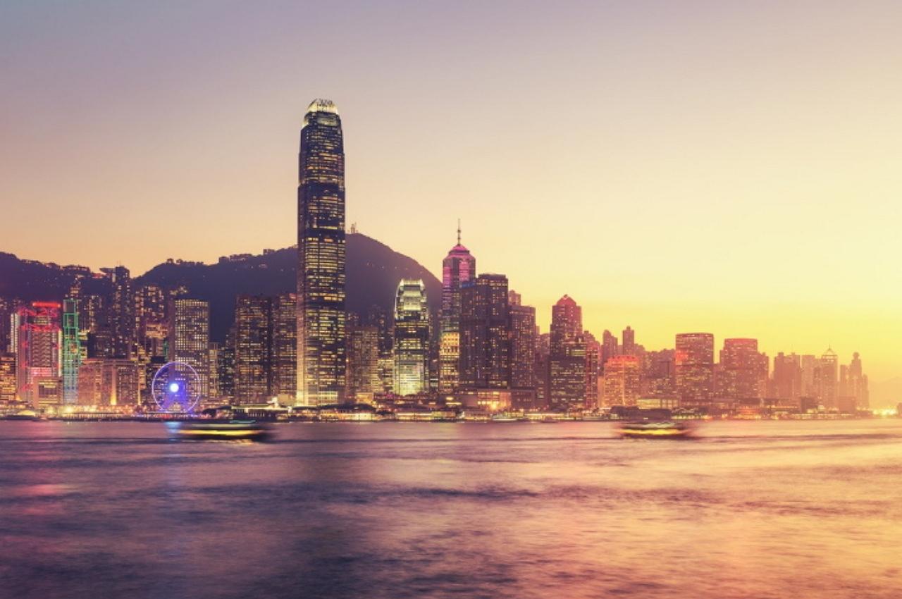 Hong Kong Harbour Cruise Guide 2026: Sunset, Dinner and Junk Boat Options