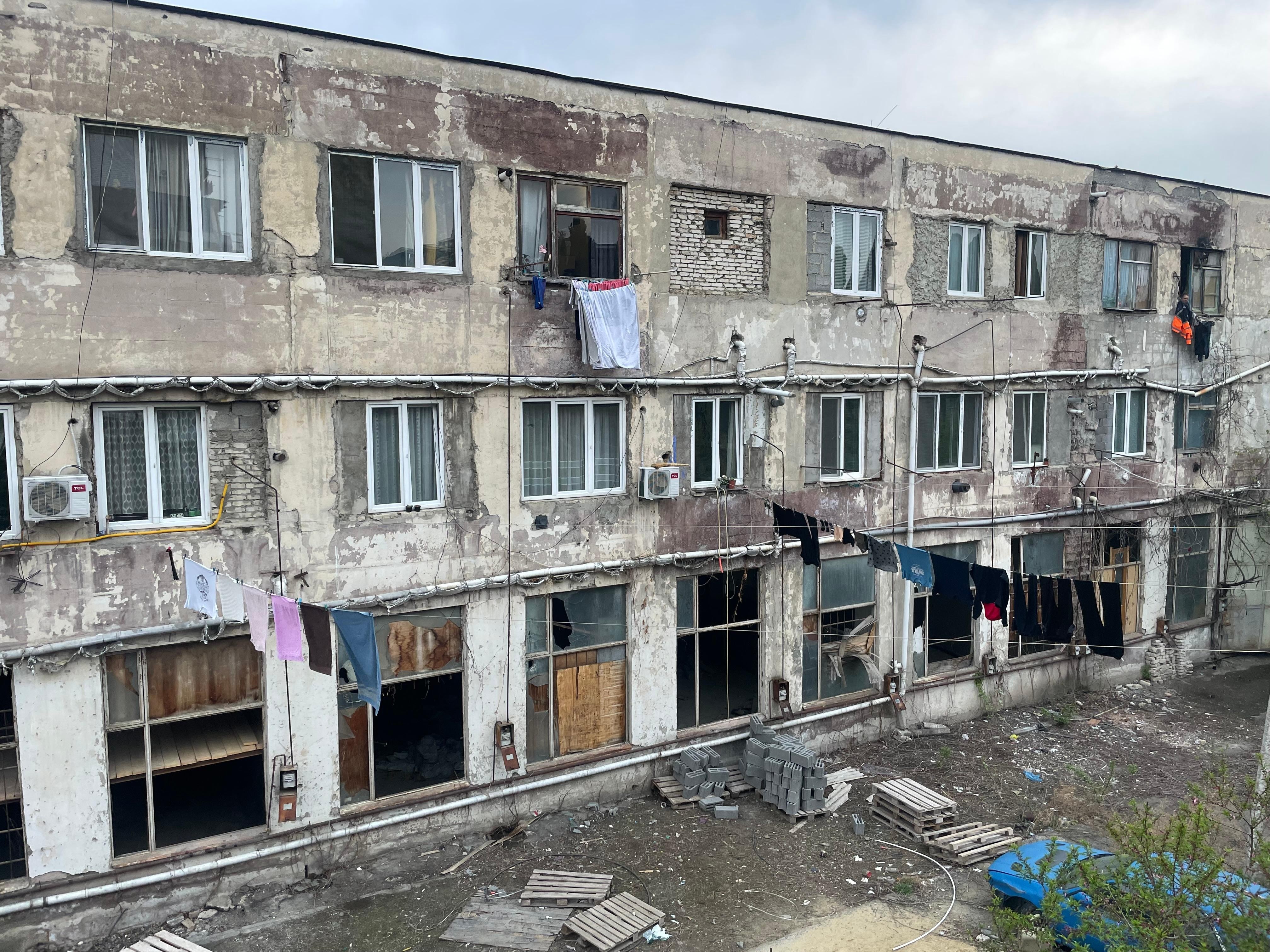 Tbilisi: Alternative Side Walking Tour — Raw, Real & Broken