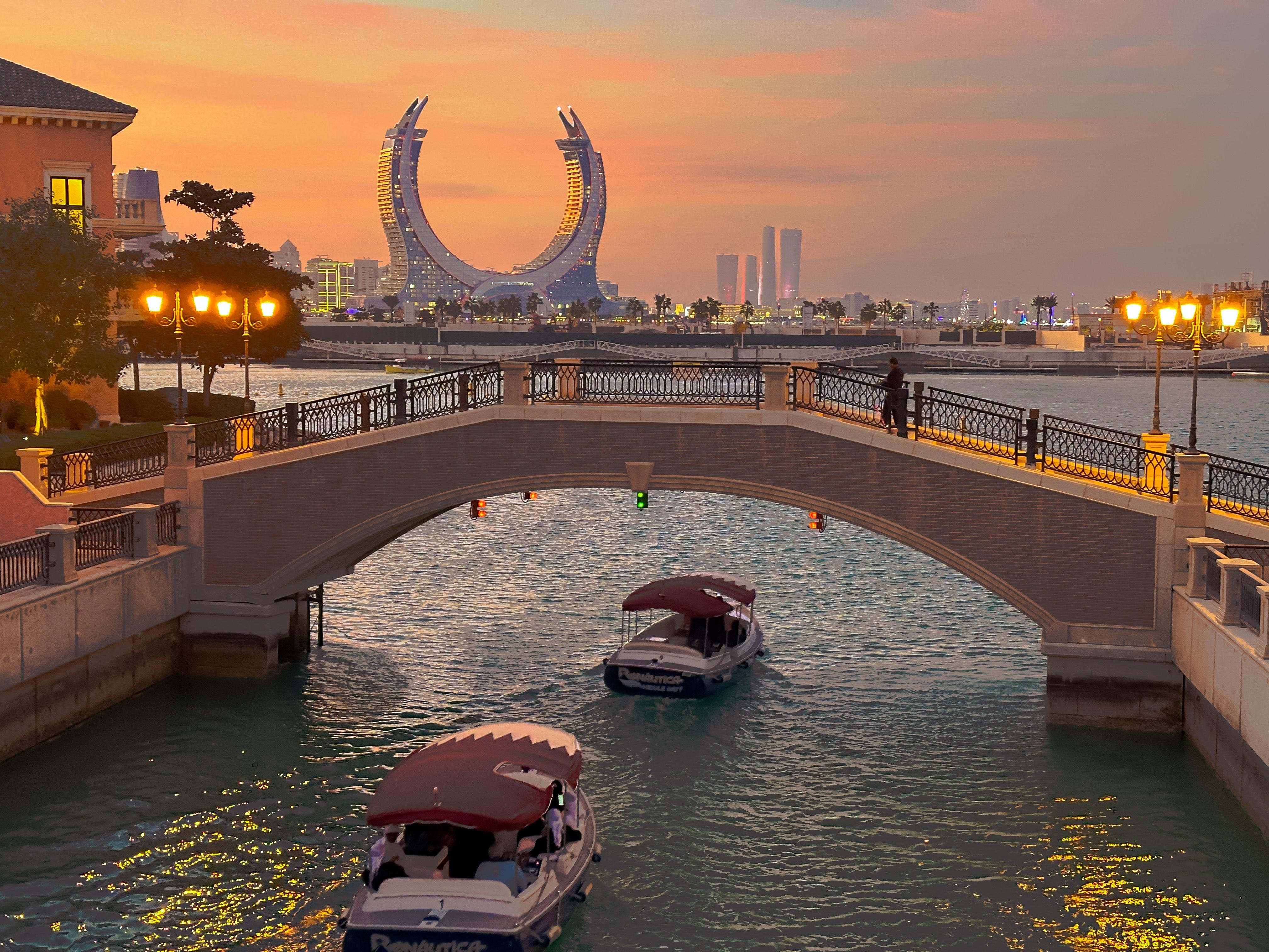 Doha: Guided City Tour with Airport & Hotel Pickup/Drop-off