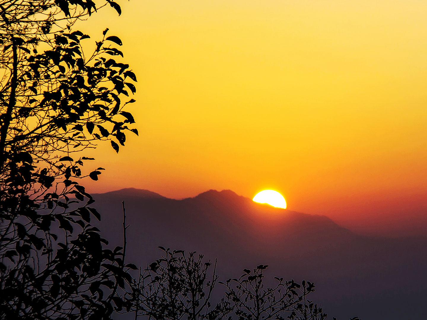 Kathmandu: Nagarkot Sunrise View Tour and Hike Changunarayan