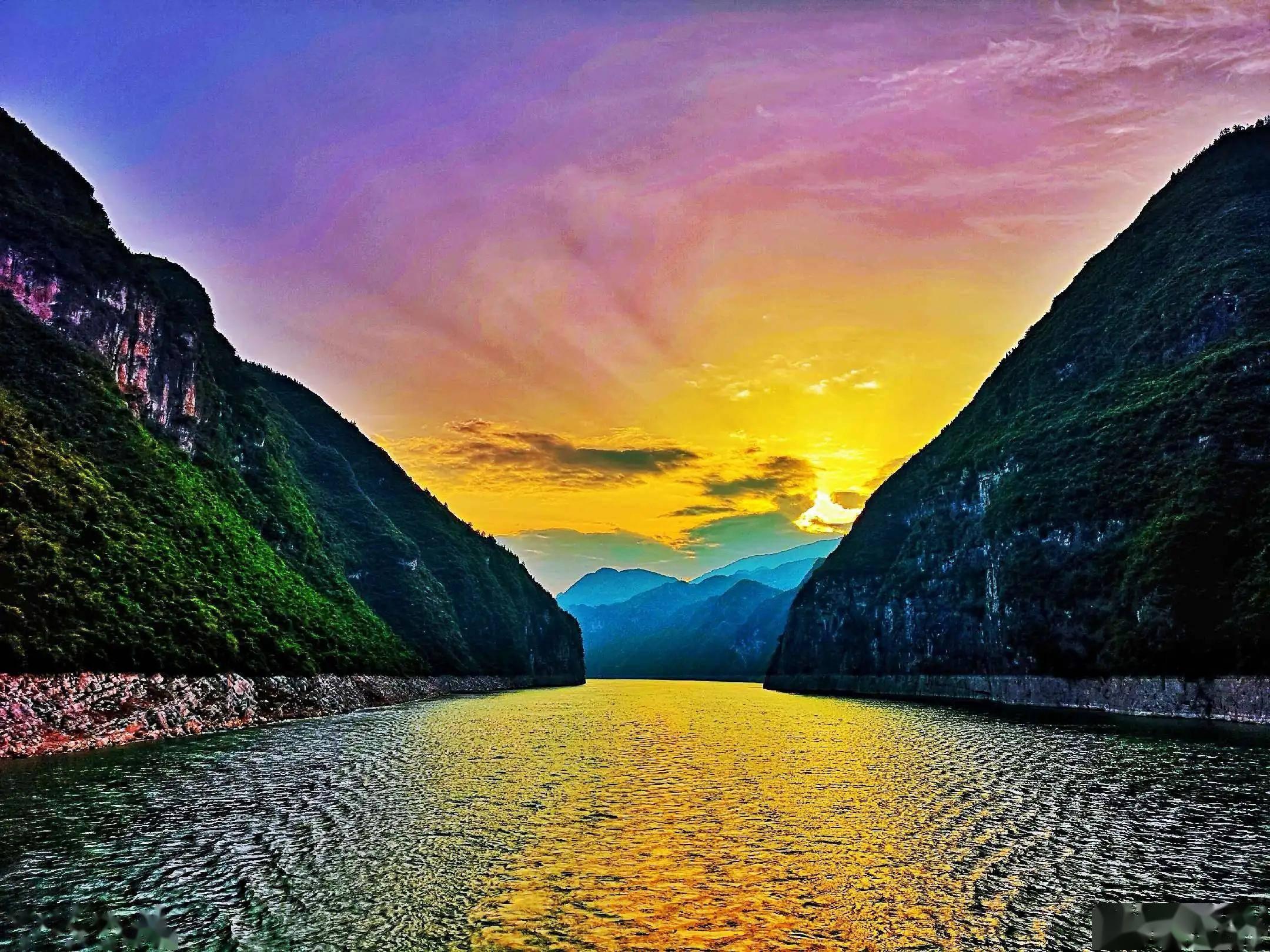 From Shanghai: 10-Day Tour to Chongqing, Zhangjiajie & More
