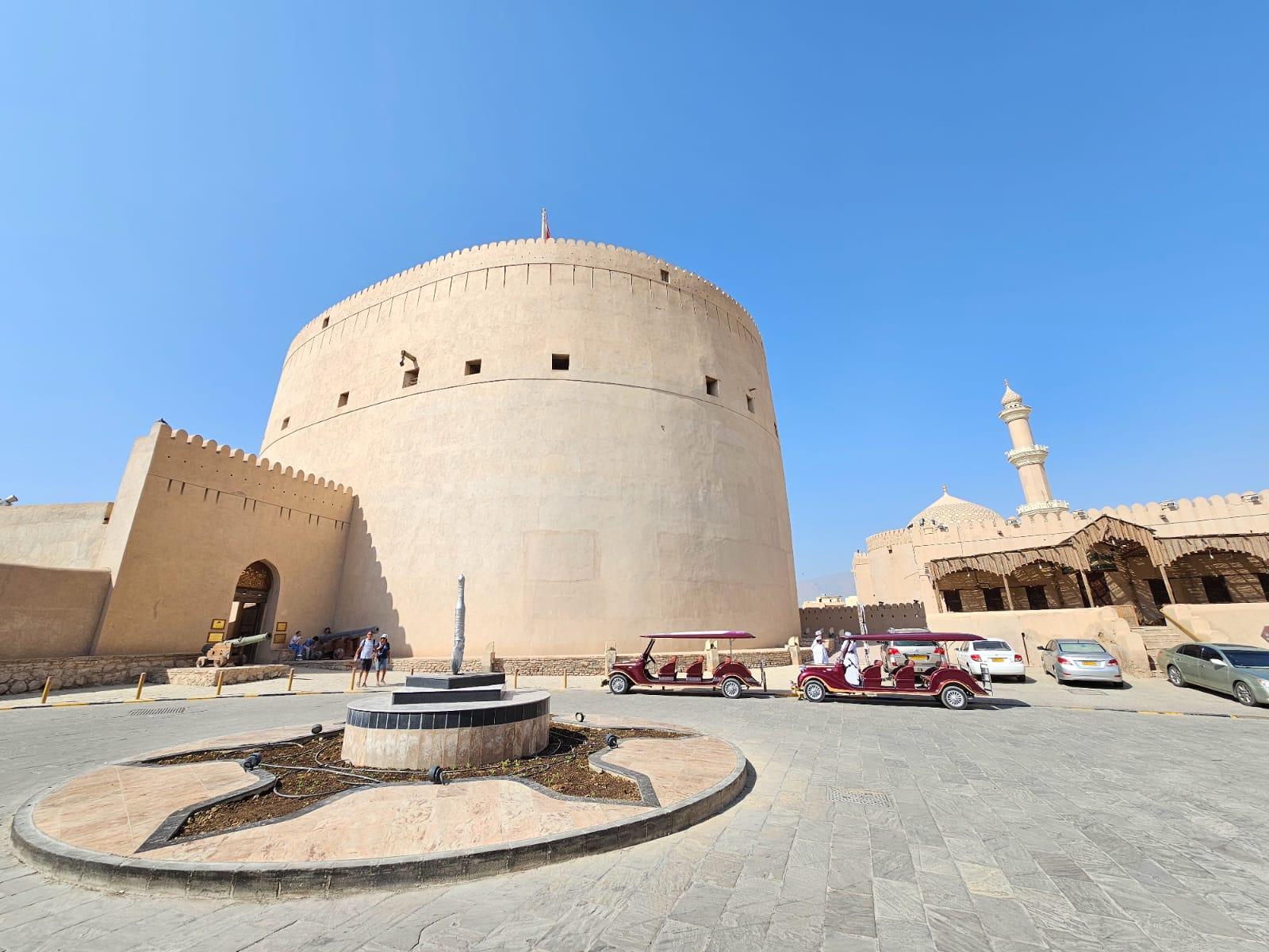 From Muscat: Day Trip to Fanja Souq, Nizwa Fort & Nizwa Souq