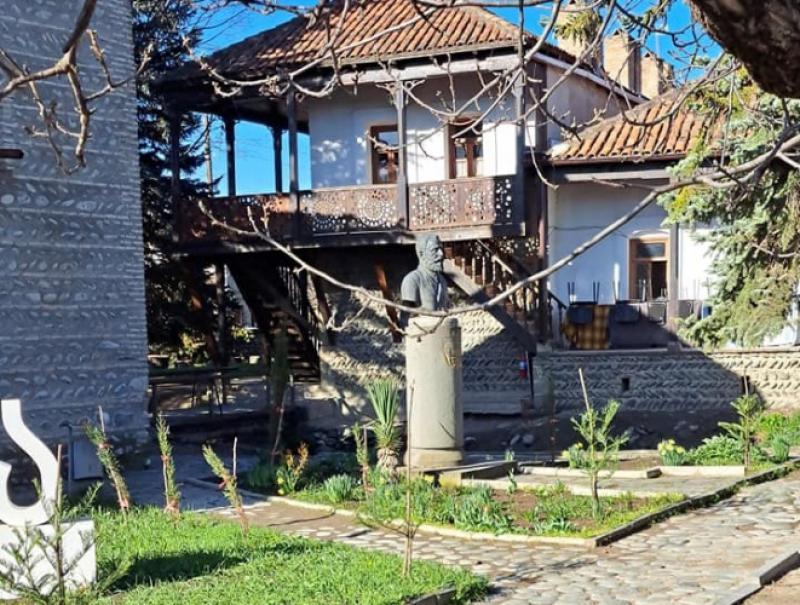 From Tbilisi: Shindisi Heroes Private Day Trip & Uplistsikhe 2