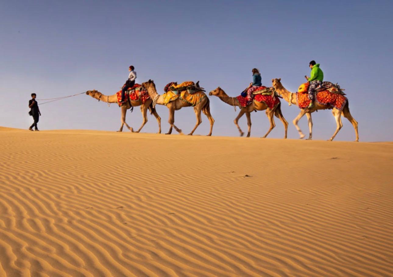 From Doha: Khor Al Adaid & Inland Sea 4x4 Desert Tour 3