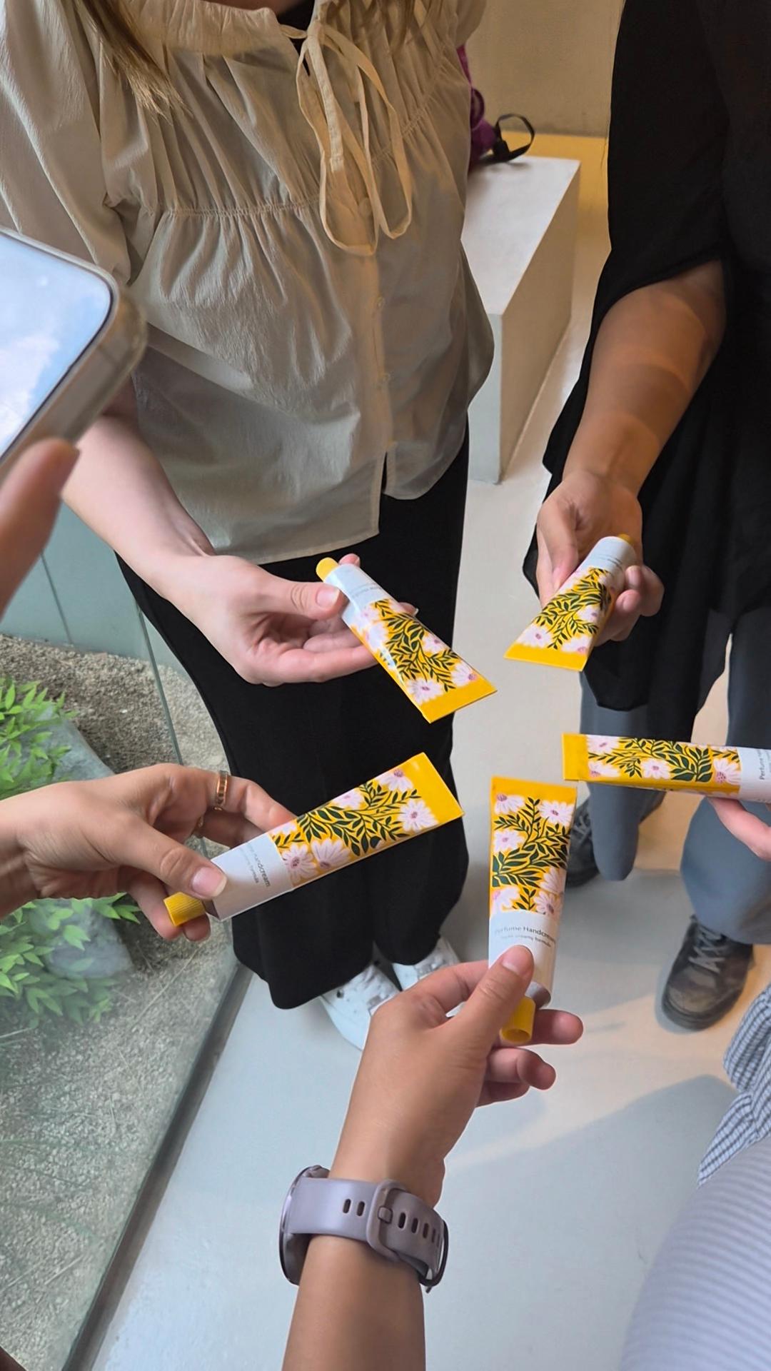 Create Your Own Perfumed Hand Cream in a Seoul Hanok 2
