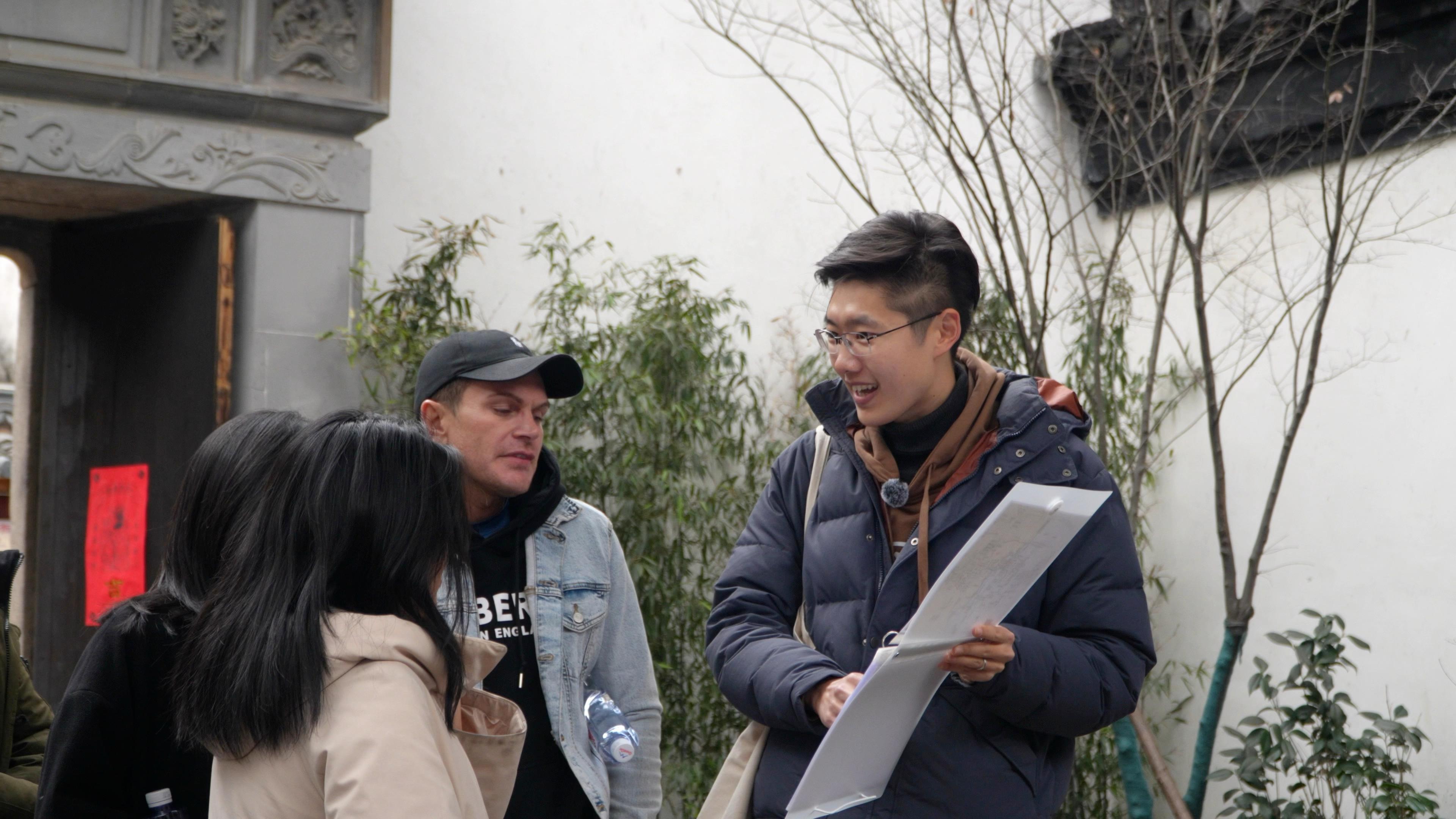Shanghai: Authentic Fengjing Watertown Private Tour