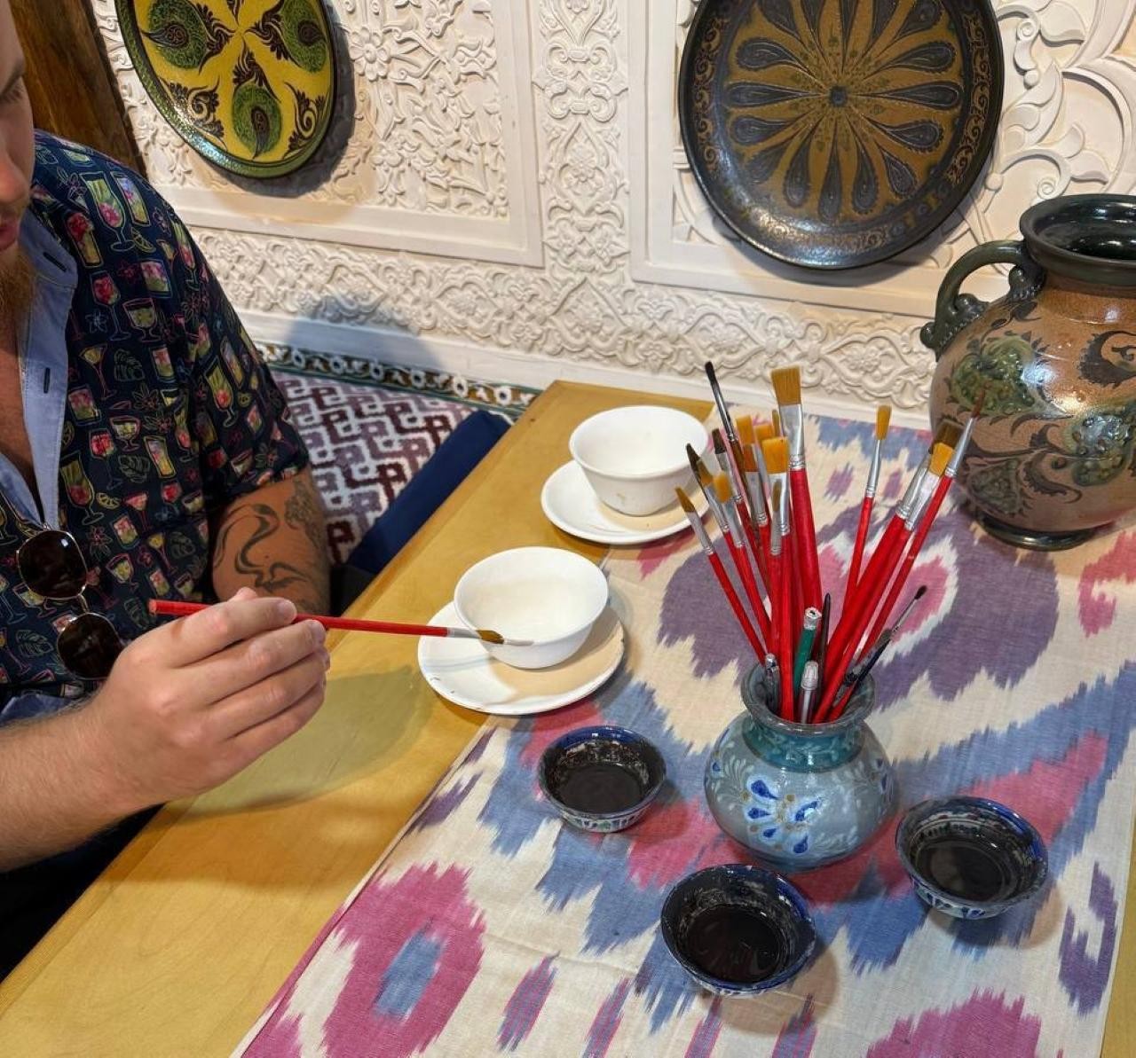 Samarkand: Hand-Painting Traditional Uzbek Ceramics Workshop 3