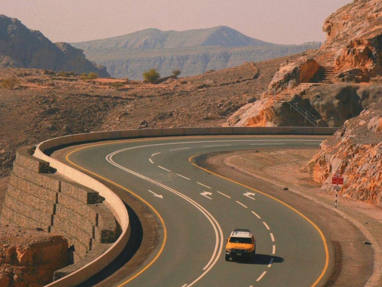 Dubai to Muscat Private Road Trip with Scenic Stops 2