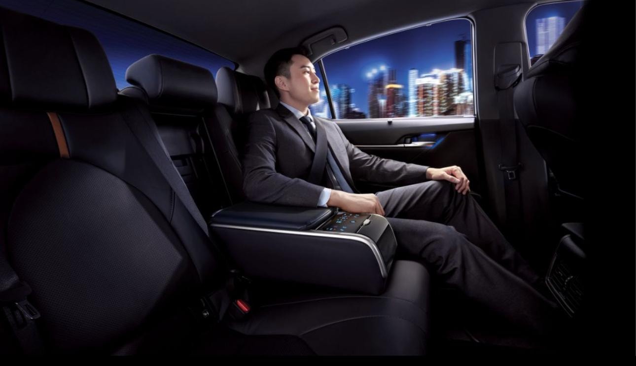 Muscat: Full-Day Car and Driver Hire in Muscat CityTerritory