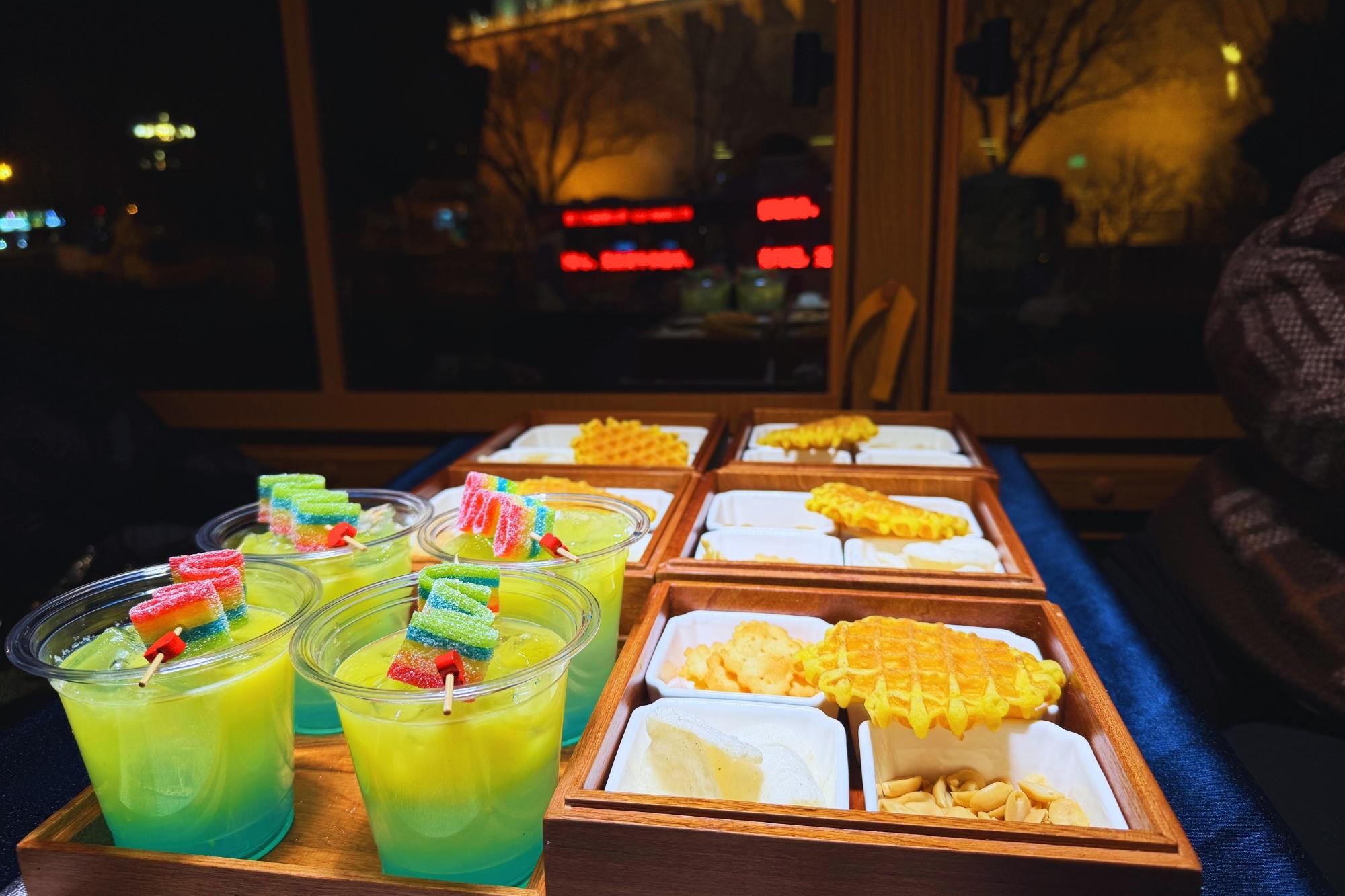 Beijing: Night Tour—Scenic Bus, Qianmen Street & Hutong Walk 3