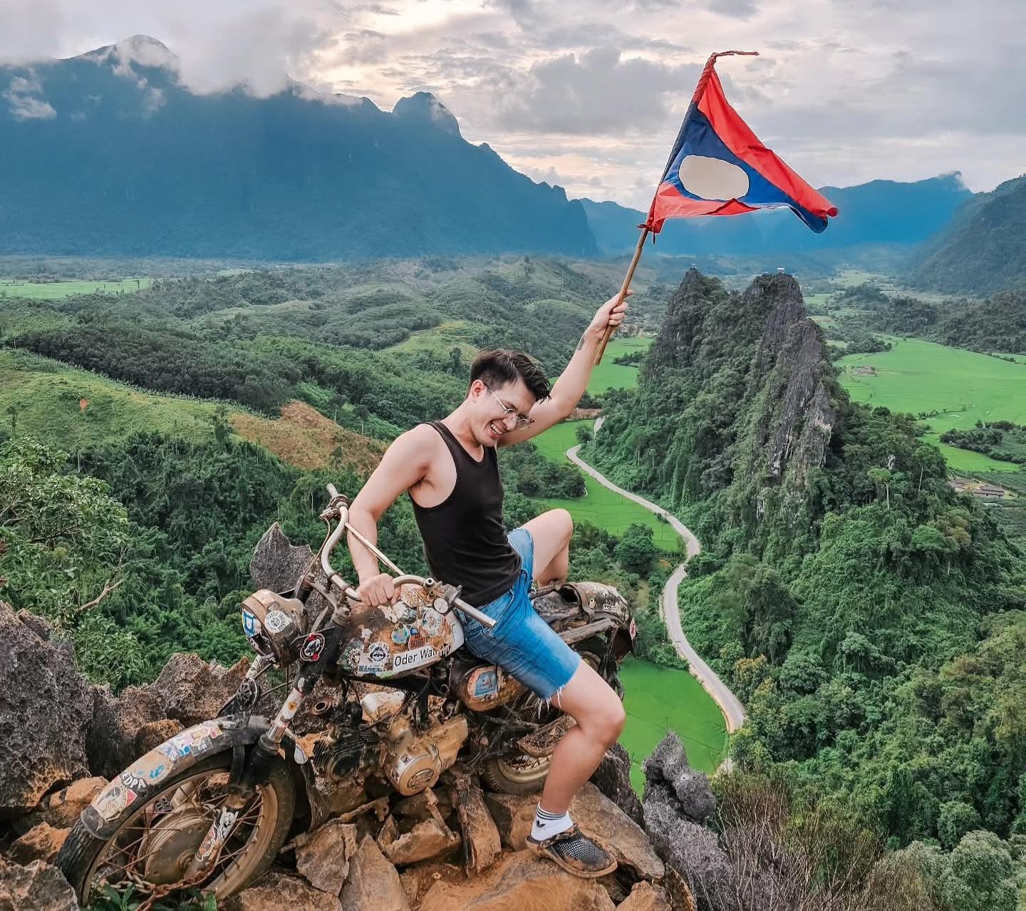 From Vientiane: Vang Vieng Day Trip, Nam Xay & 2 Lagoons