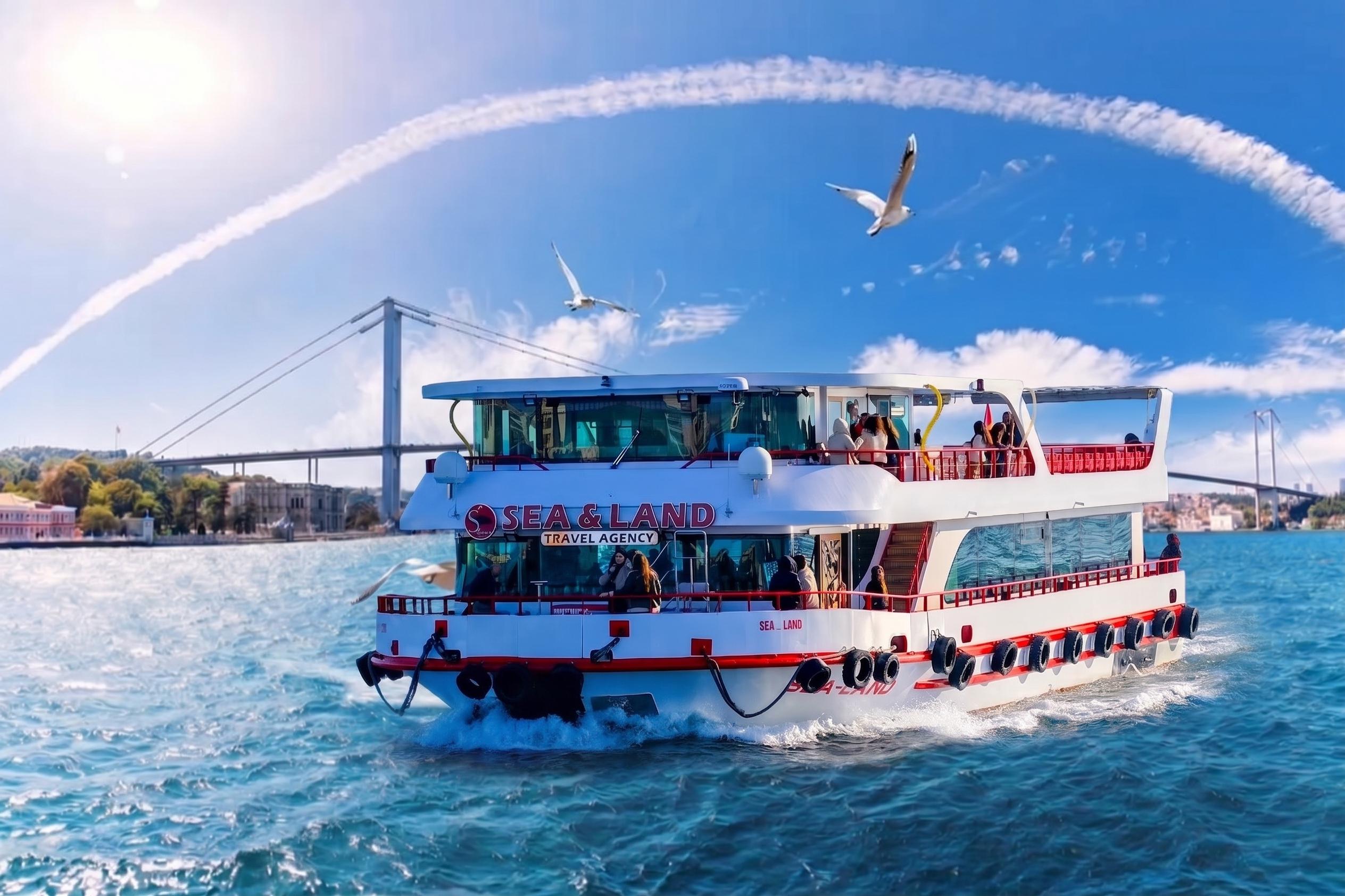 Istanbul: Bosphorus Sightseeing Cruise Tour with Audio Guide 3