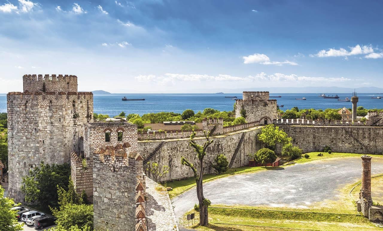 Istanbul Revealed: Historic Pathways and Bosphorus Serenity