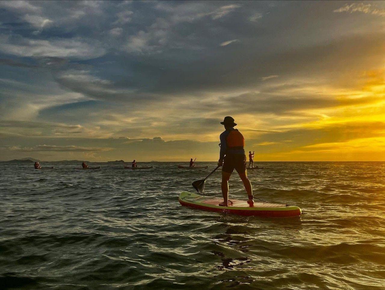 Kota Kinabalu: Tanjung Aru Stand-Up Paddleboarding Tour 3