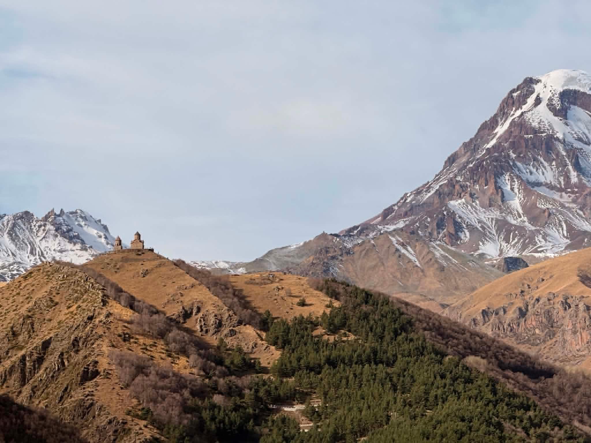 From Tbilisi: 3-Day Kazbegi Trip with Return Transfer