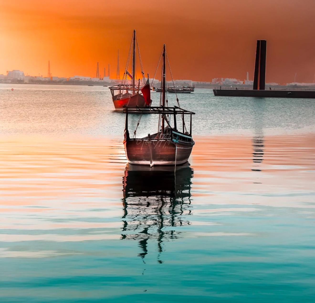 Doha: Traditional Dhow Cruise with Dinner Option 2
