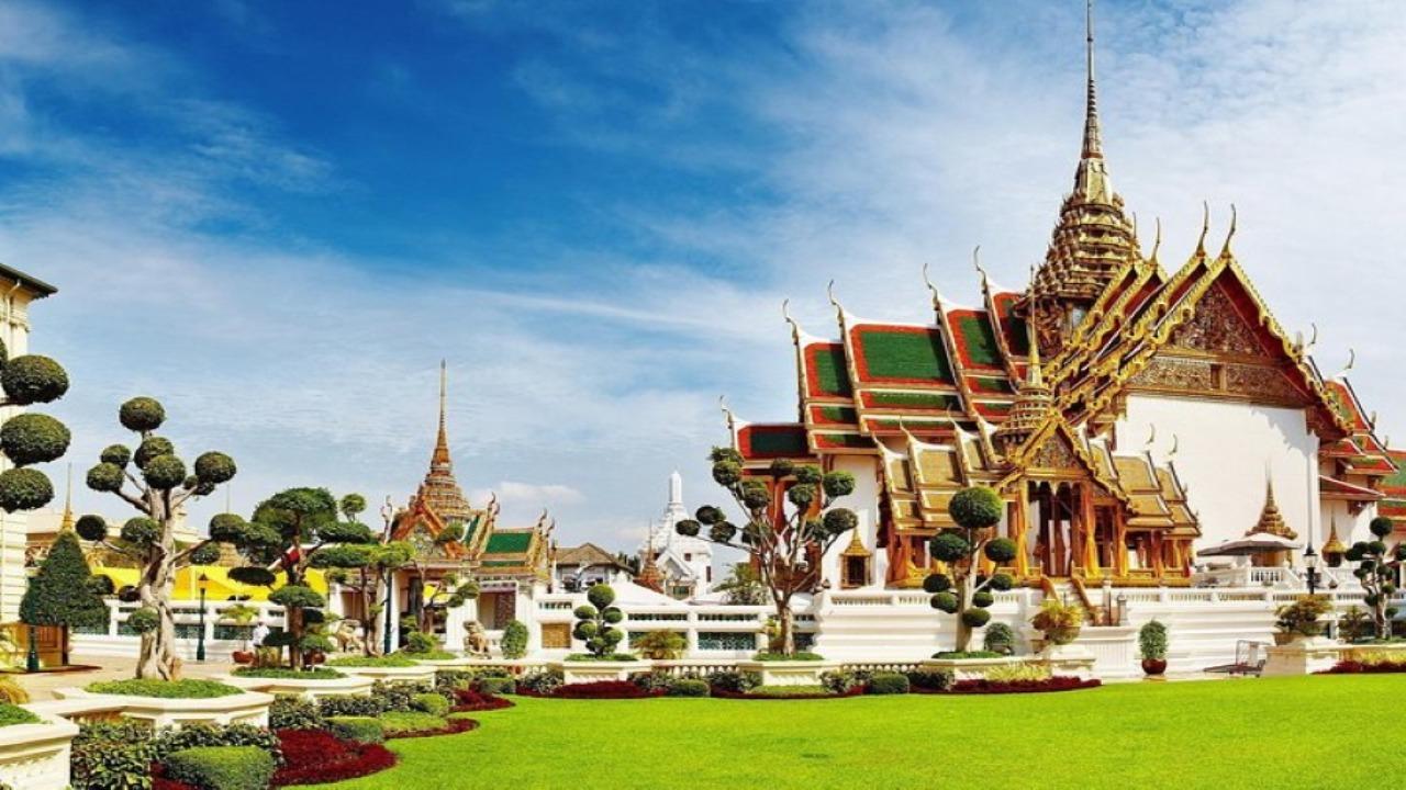 Bangkok Grand Palace and Sacred Sites Full Day Tour