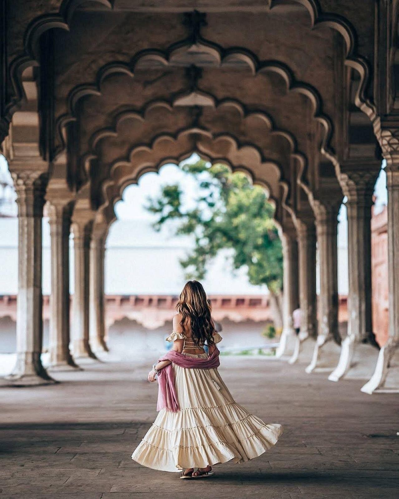 From Delhi Exclusive Taj Mahal Private Tour with Luxury Car